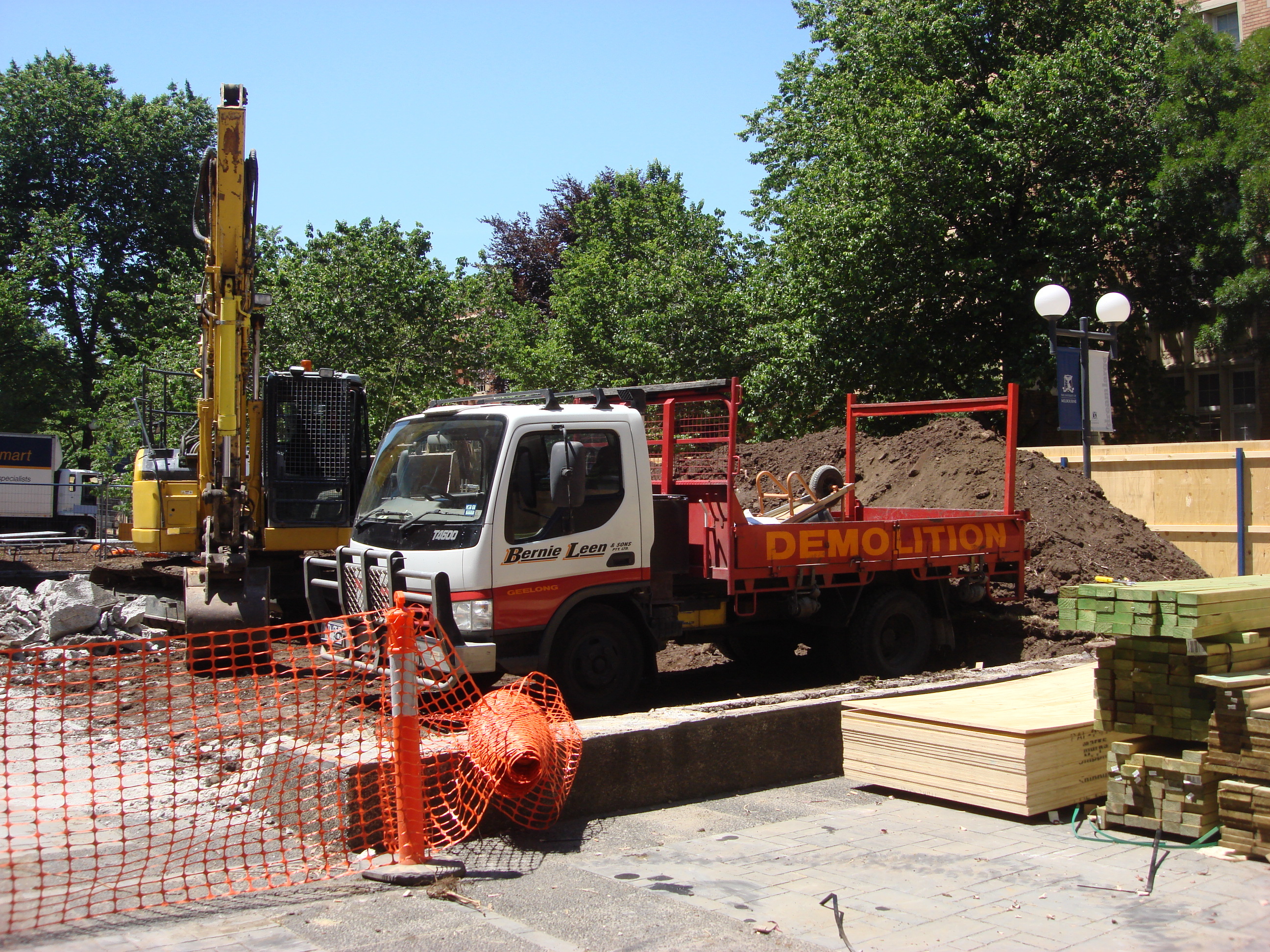https://archive.abp.unimelb.edu.au/objects/images/Pre-construction/Enabling works/DSC07806.JPG https://archive.abp.unimelb.edu.au/objects/images/Pre-construction/Enabling works/DSC07806.JPG