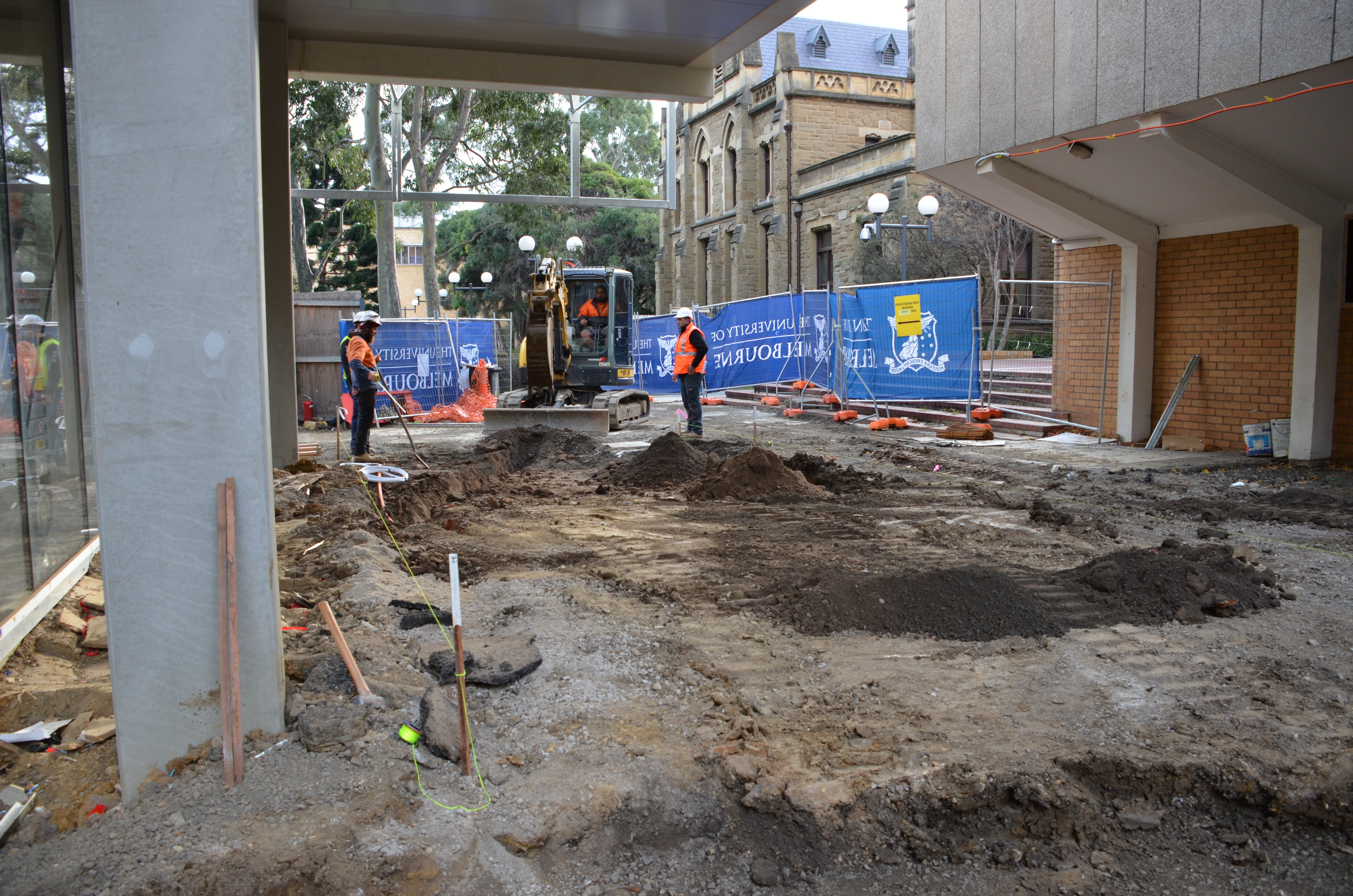 https://archive.abp.unimelb.edu.au/objects/images/Construction/Images/External Works/Groundworks/DSC_8735.JPG https://archive.abp.unimelb.edu.au/objects/images/Construction/Images/External Works/Groundworks/DSC_8735.JPG