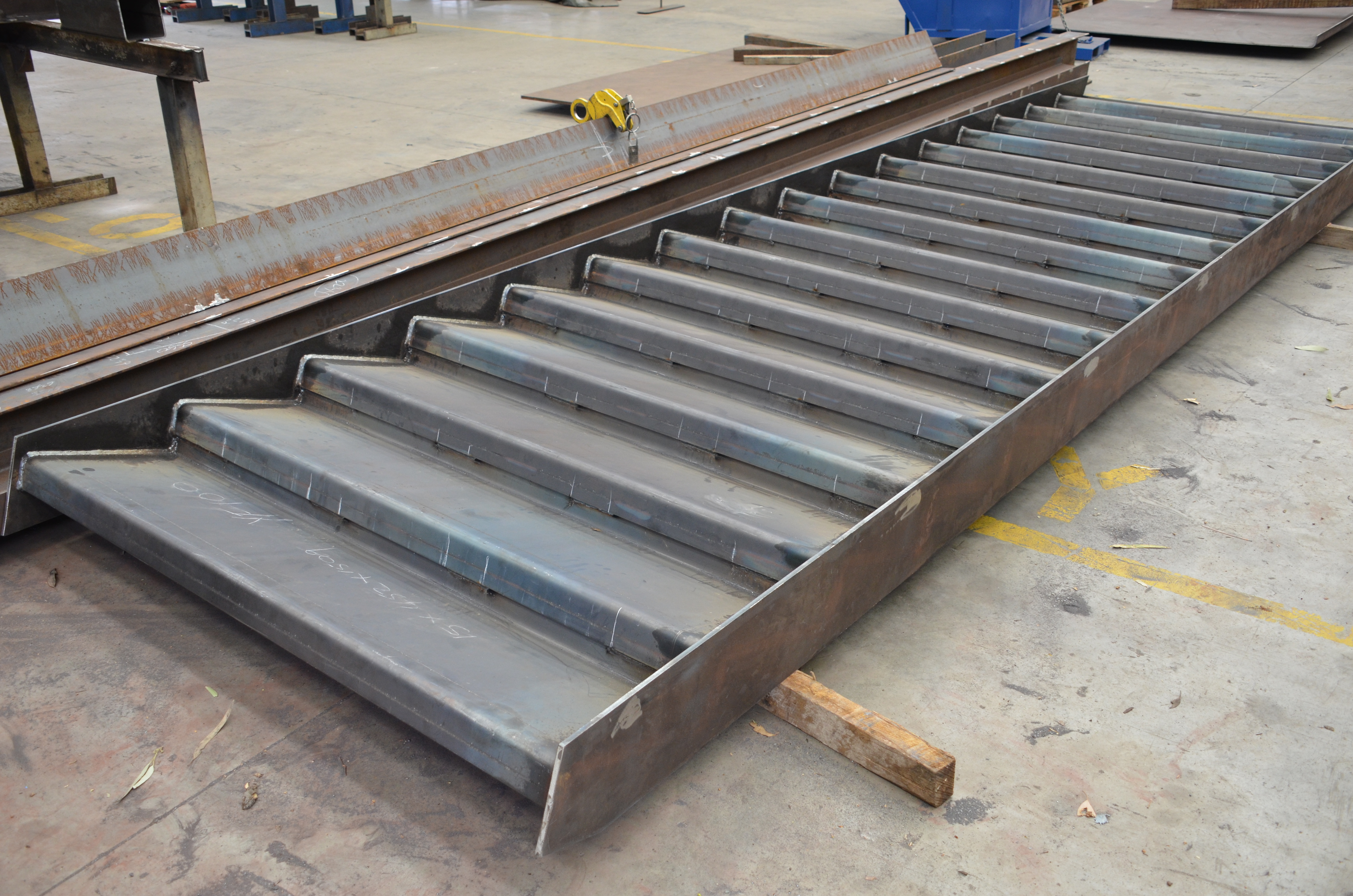 https://archive.abp.unimelb.edu.au/objects/images/Construction/Images/Structural steel/Aus Iron Industries fabrication/DSC_2840.JPG