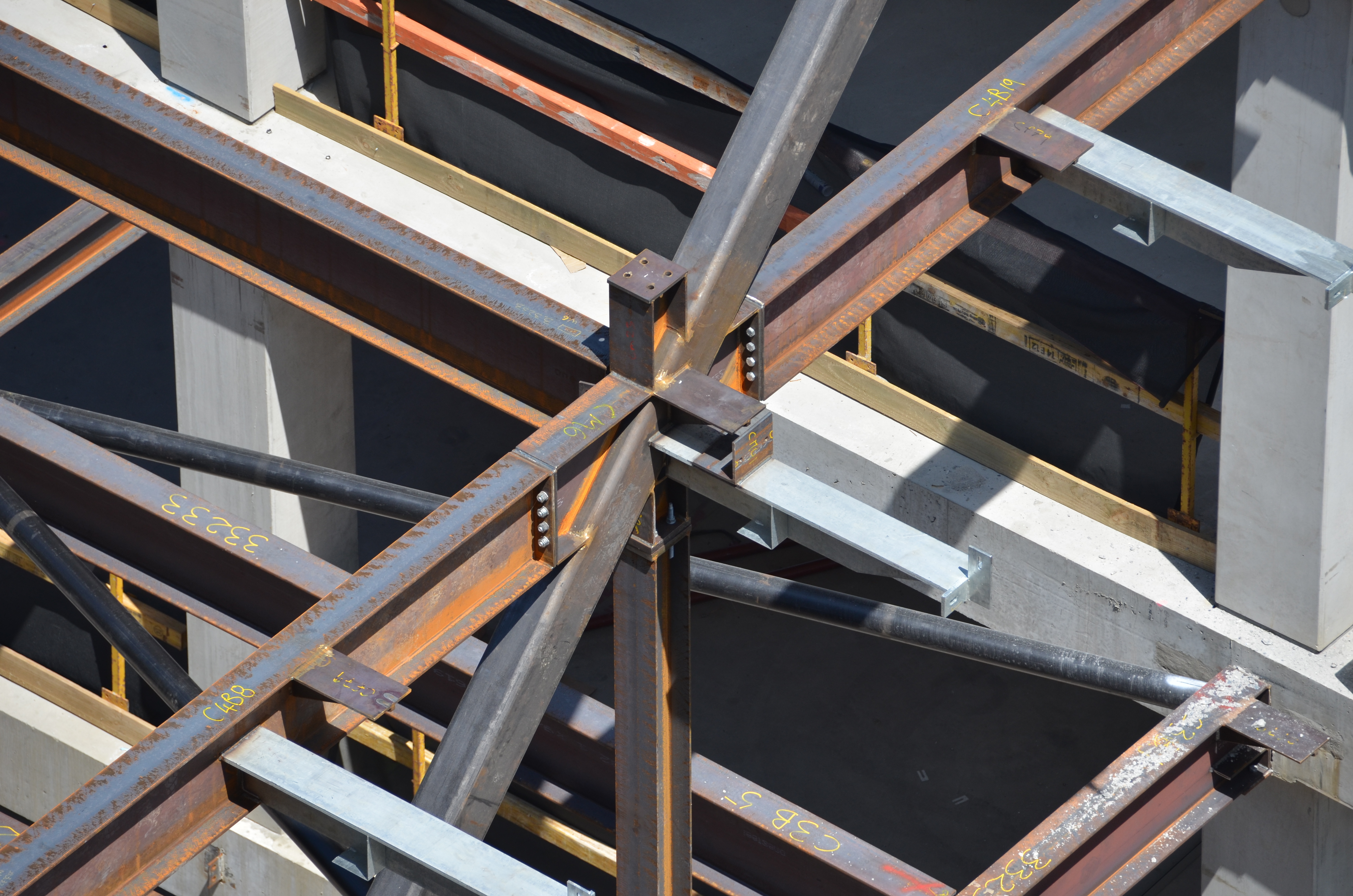 https://archive.abp.unimelb.edu.au/objects/images/Construction/Images/Structural steel/Cantilever/Erection/DSC_4244.JPG