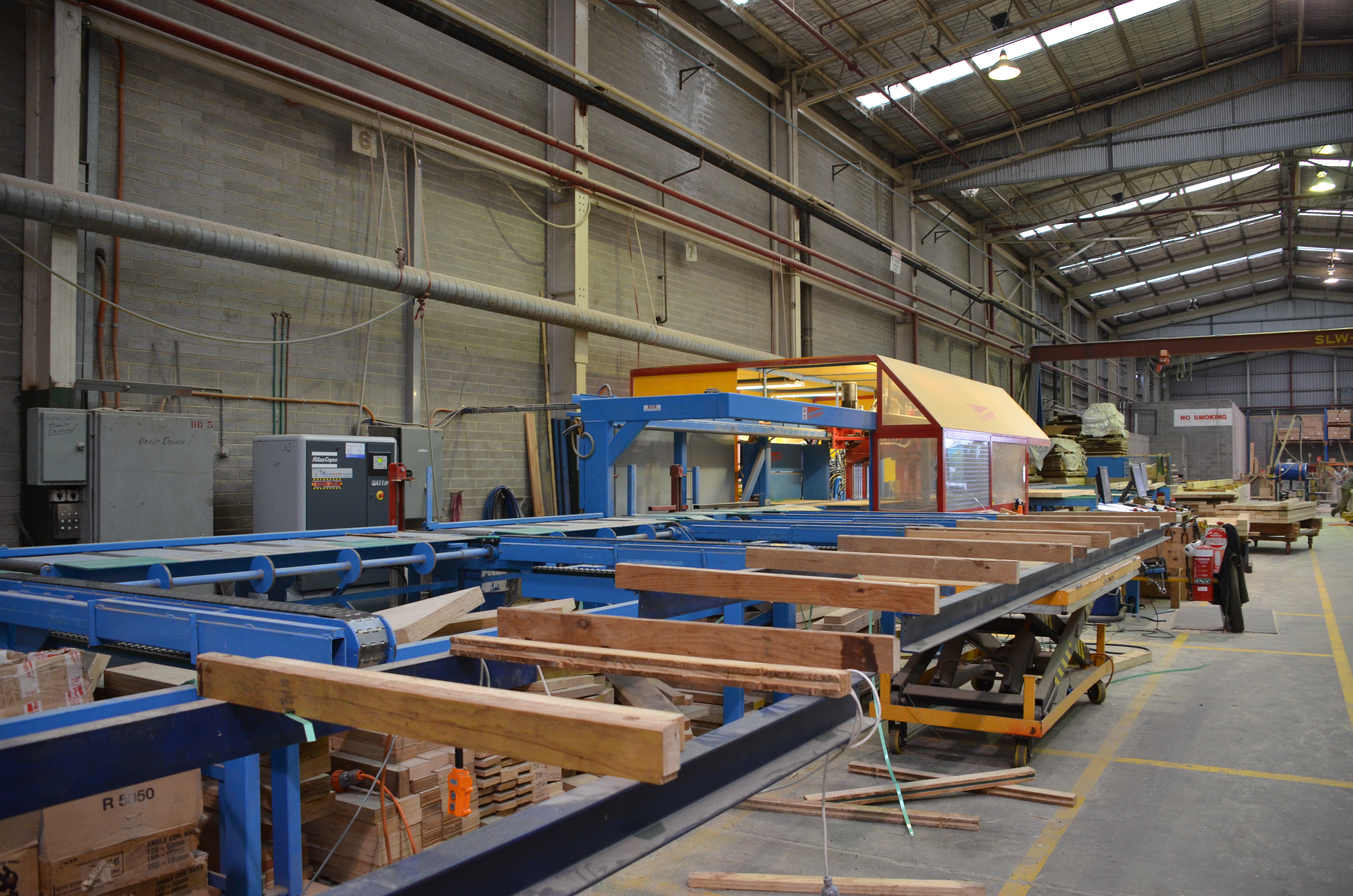 https://archive.abp.unimelb.edu.au/objects/images/Construction/Images/LVL roof beams & coffers/Manufacture by Timberbuilt/DSC_4210.JPG