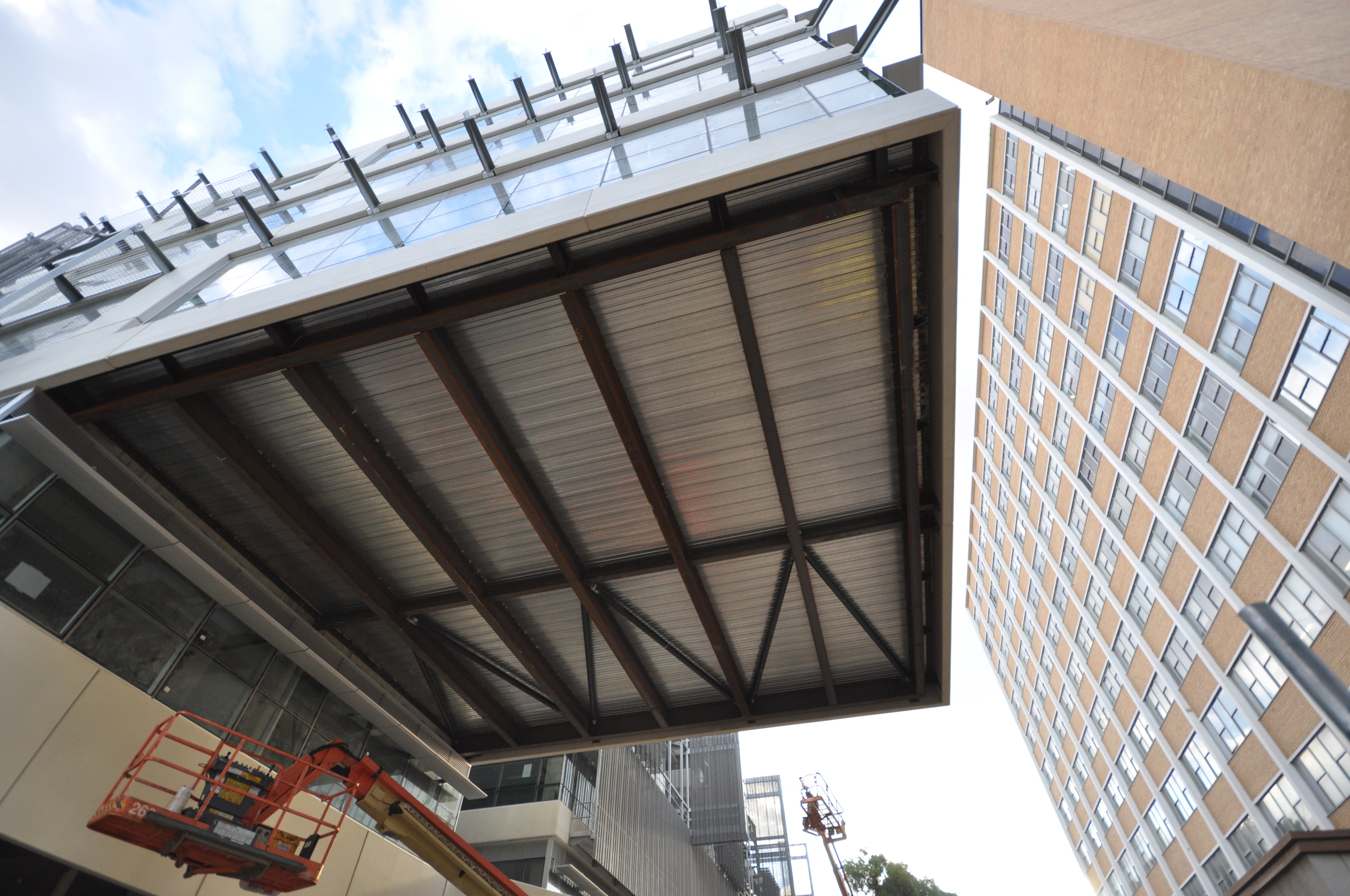 https://archive.abp.unimelb.edu.au/objects/images/Construction/Images/Structural steel/Cantilever/Erection/DSC_7302.JPG https://archive.abp.unimelb.edu.au/objects/images/Construction/Images/Structural steel/Cantilever/Erection/DSC_7302.JPG