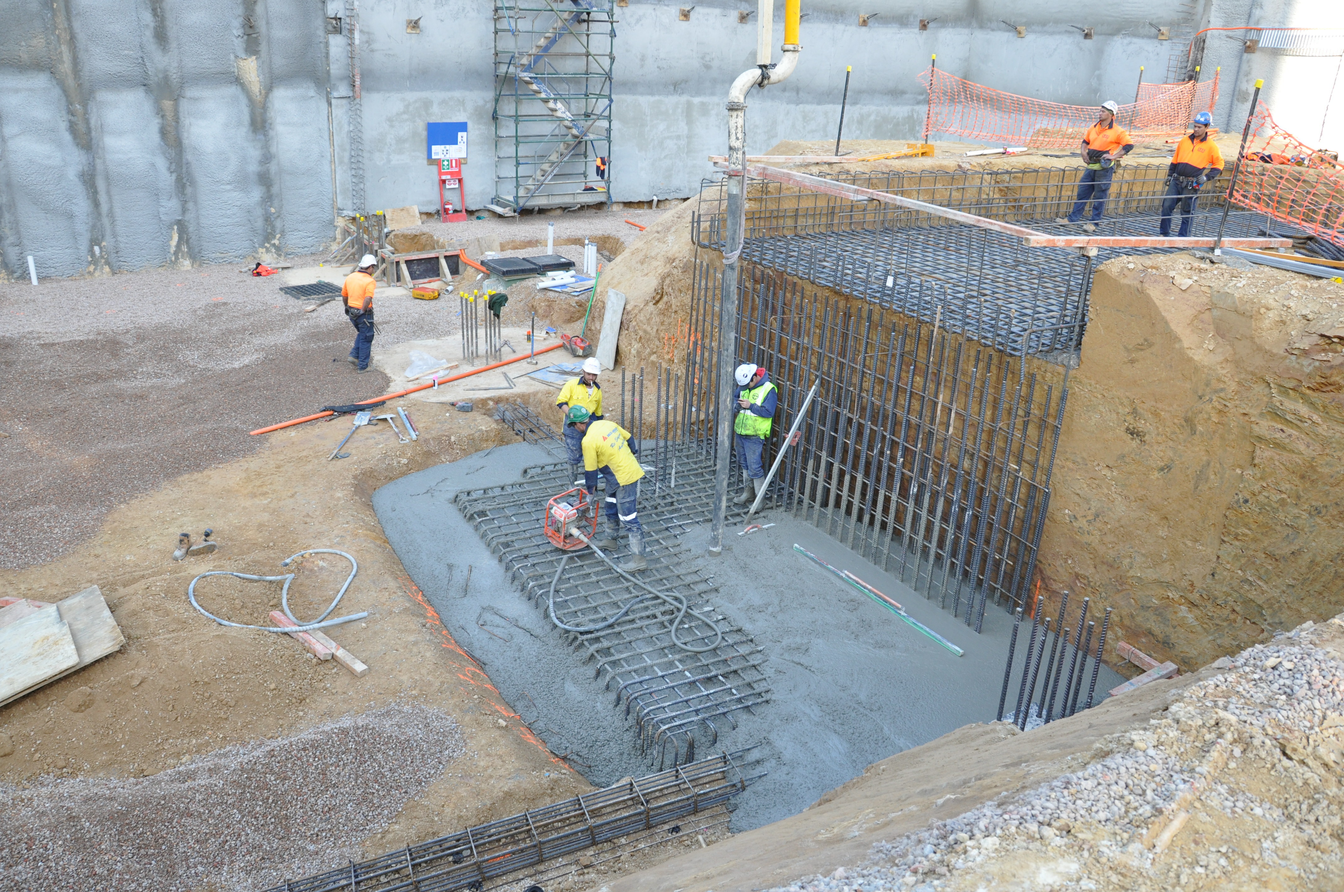 https://archive.abp.unimelb.edu.au/objects/images/Construction/Images/Pad footings & raft footings/DSC_0359.JPG https://archive.abp.unimelb.edu.au/objects/images/Construction/Images/Pad footings & raft footings/DSC_0359.JPG