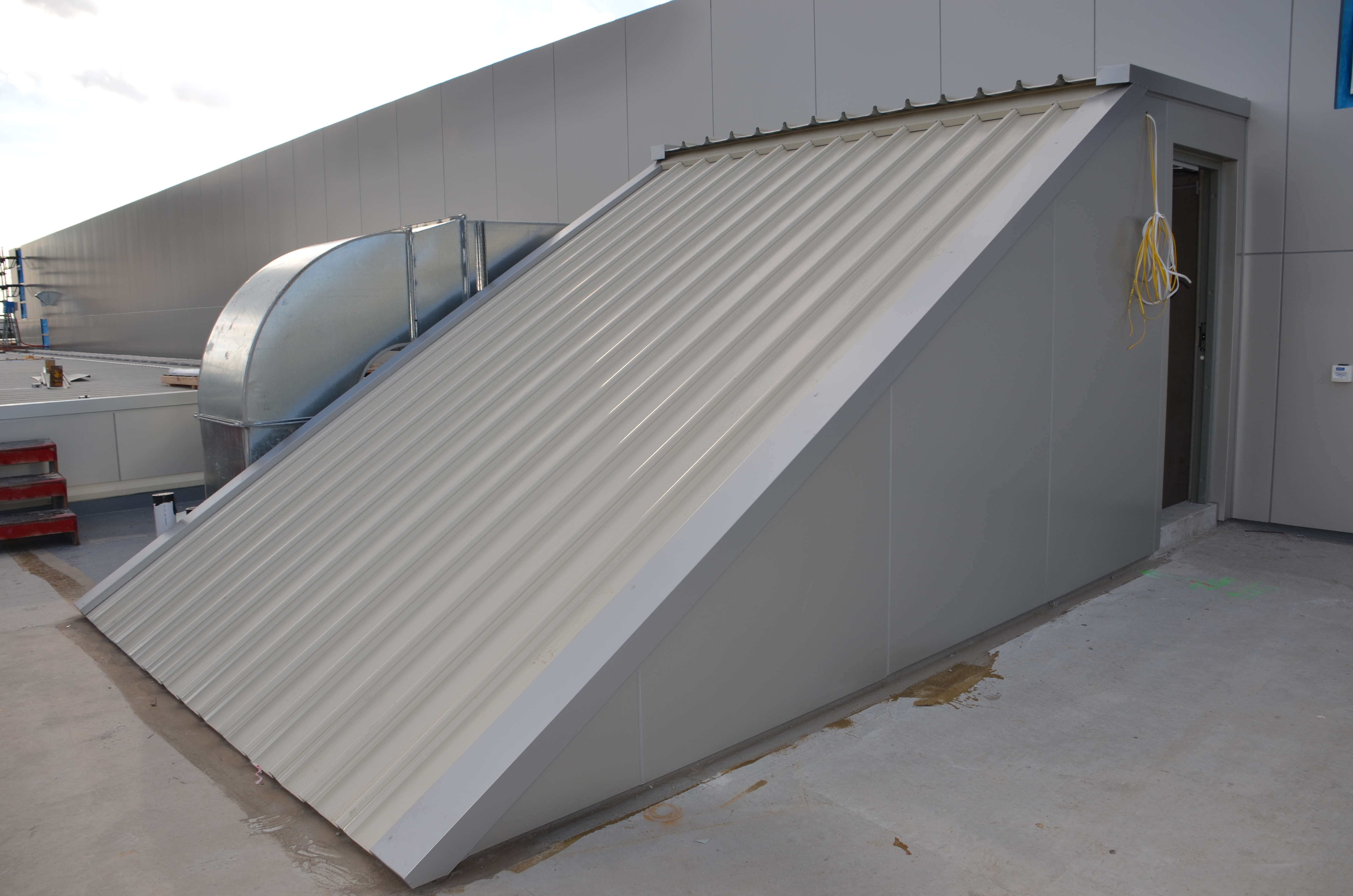 https://archive.abp.unimelb.edu.au/objects/images/Construction/Images/Roof/Roof sheeting, flashings and gutters/DSC_7184.JPG