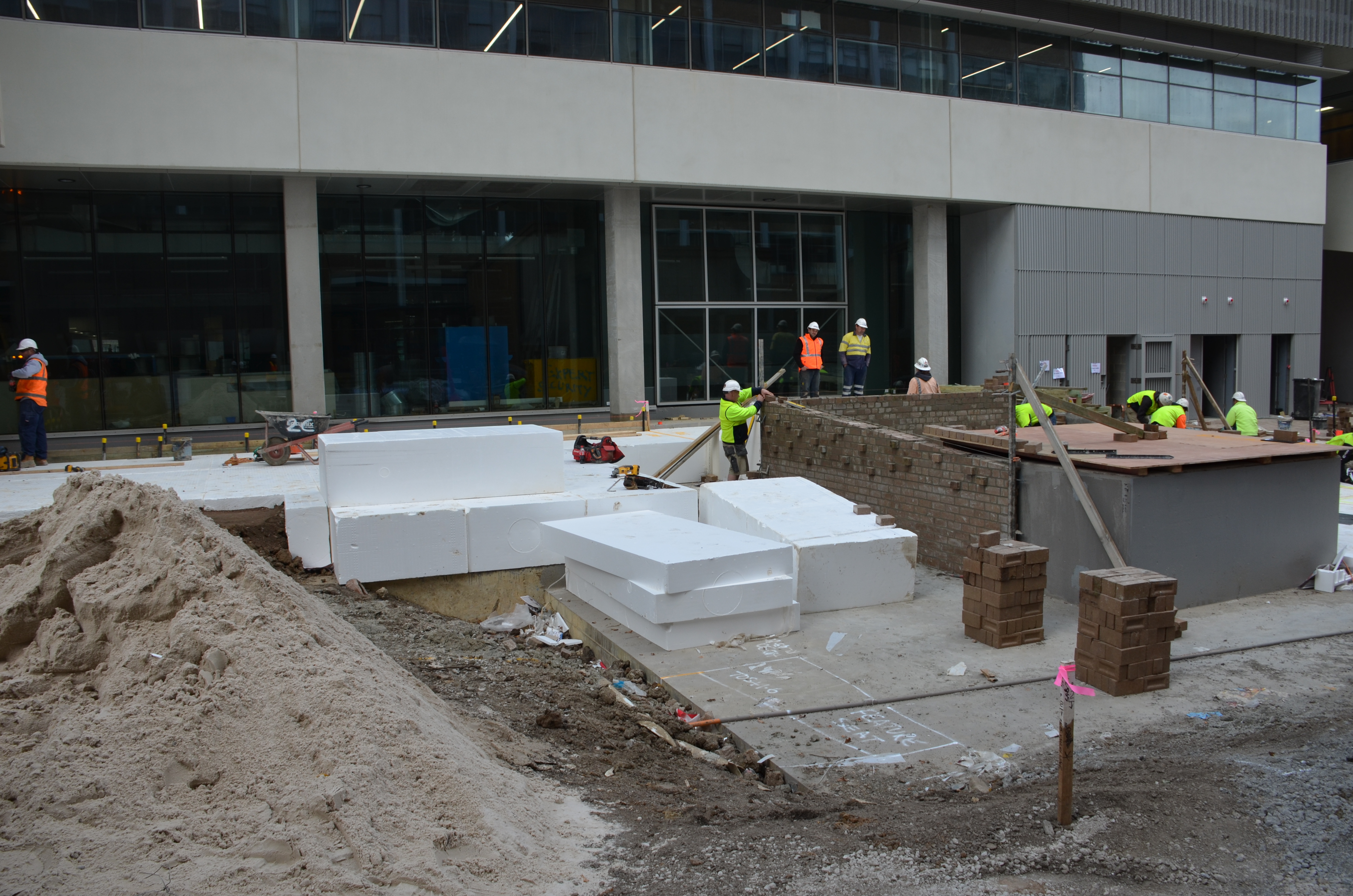 https://archive.abp.unimelb.edu.au/objects/images/Construction/Images/External Works/Polystyrene foam over plantroom north side/DSC_9038.JPG