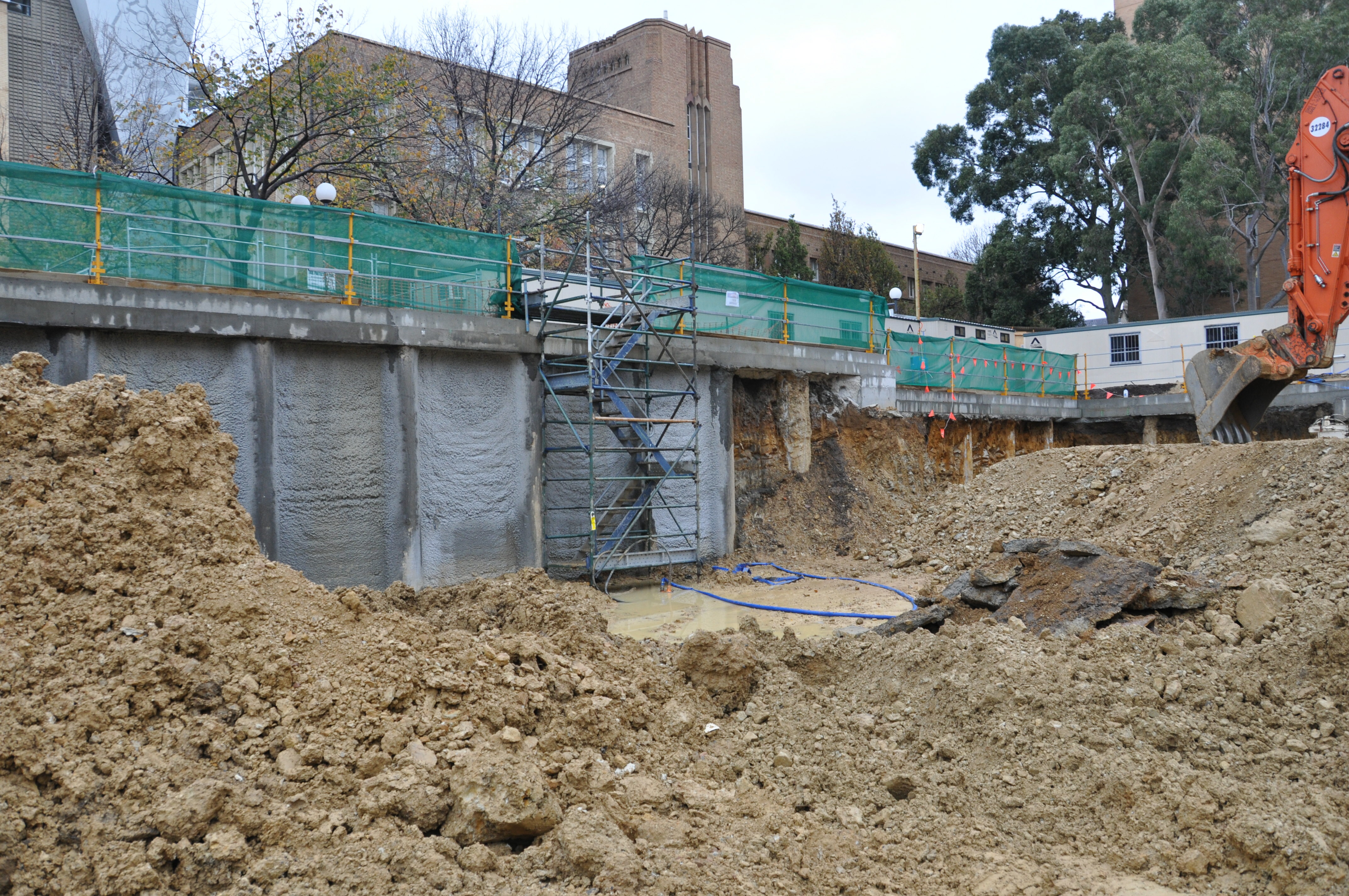 https://archive.abp.unimelb.edu.au/objects/images/Construction/Images/Basement/Bulk excavation/DSC_0175.JPG