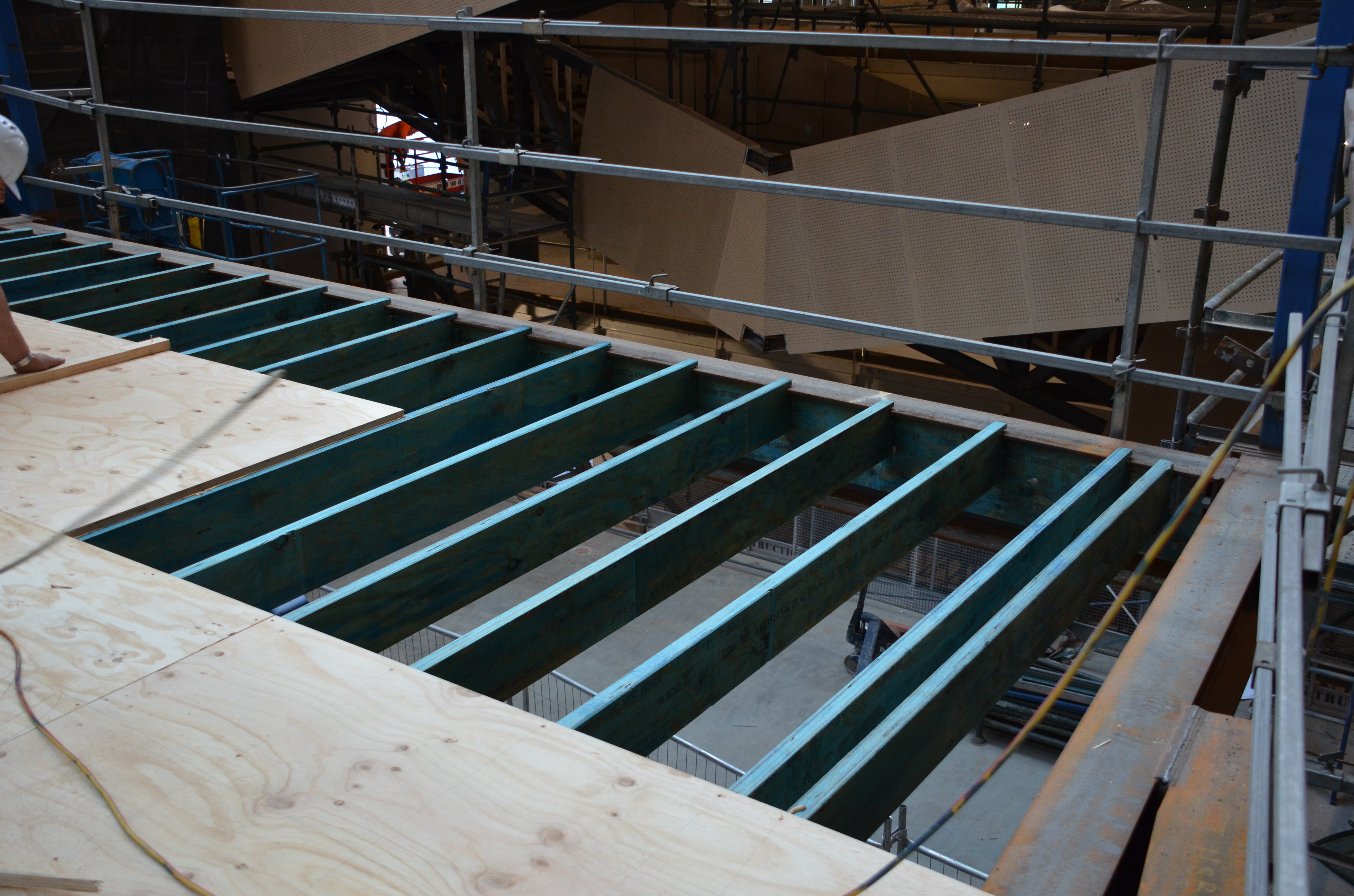 https://archive.abp.unimelb.edu.au/objects/images/Construction/Images/Hanging studio/Timber floors and plywood/DSC_6439.JPG
