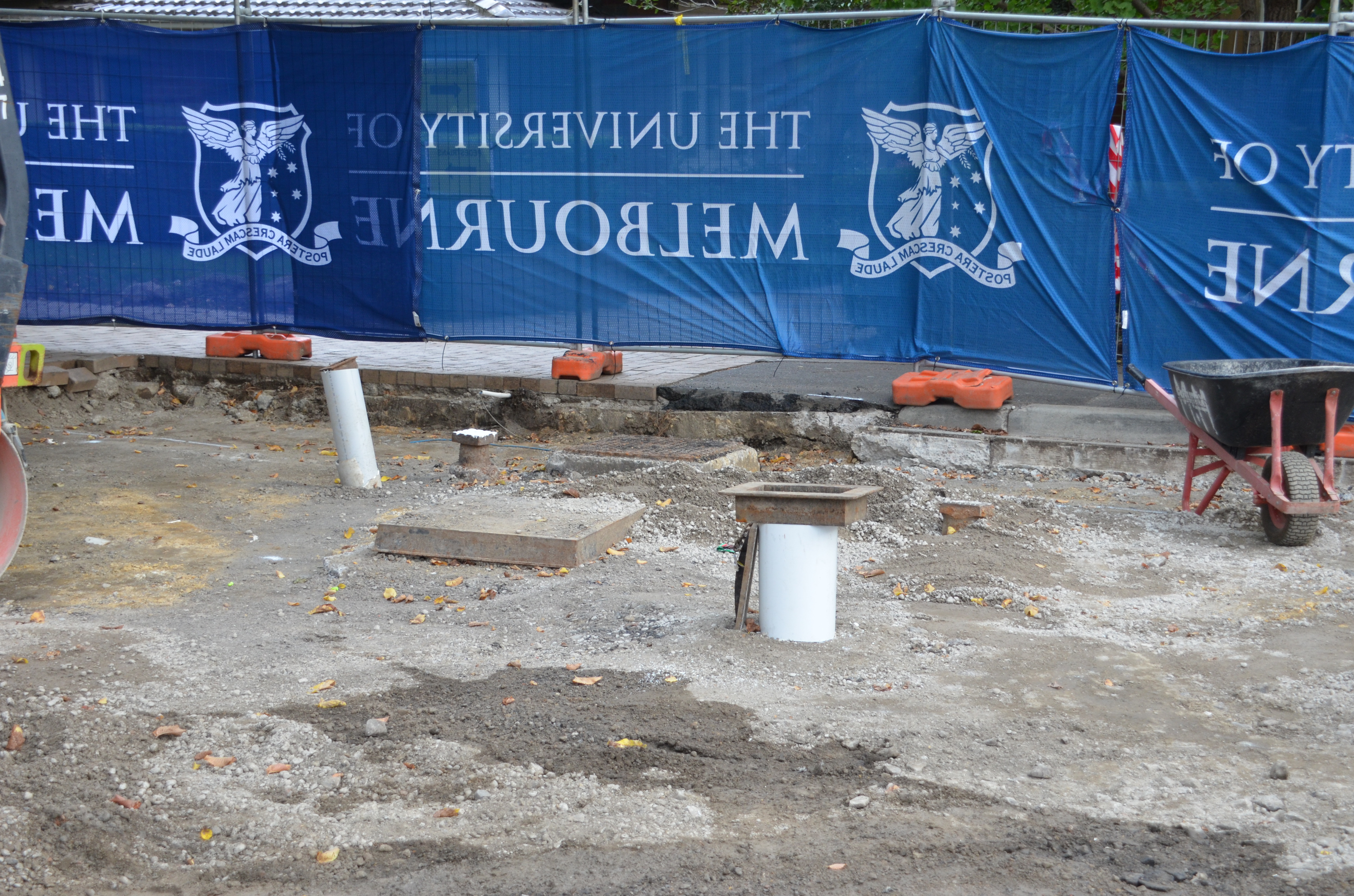 https://archive.abp.unimelb.edu.au/objects/images/Construction/Images/External Works/Groundworks/DSC_7208.JPG https://archive.abp.unimelb.edu.au/objects/images/Construction/Images/External Works/Groundworks/DSC_7208.JPG
