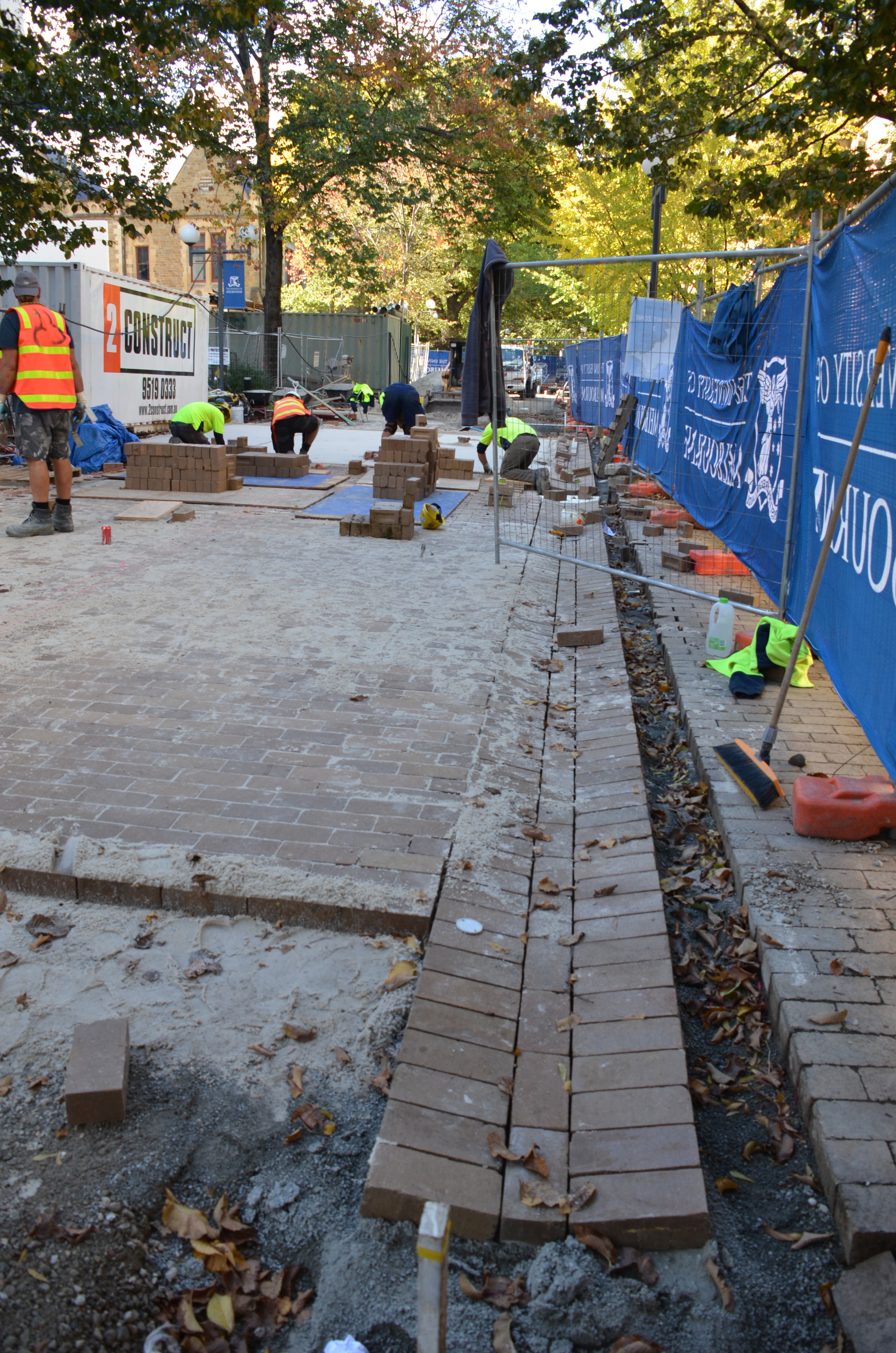 https://archive.abp.unimelb.edu.au/objects/images/Construction/Images/External Works/Brick paving & brick walls/DSC_7398.JPG https://archive.abp.unimelb.edu.au/objects/images/Construction/Images/External Works/Brick paving & brick walls/DSC_7398.JPG