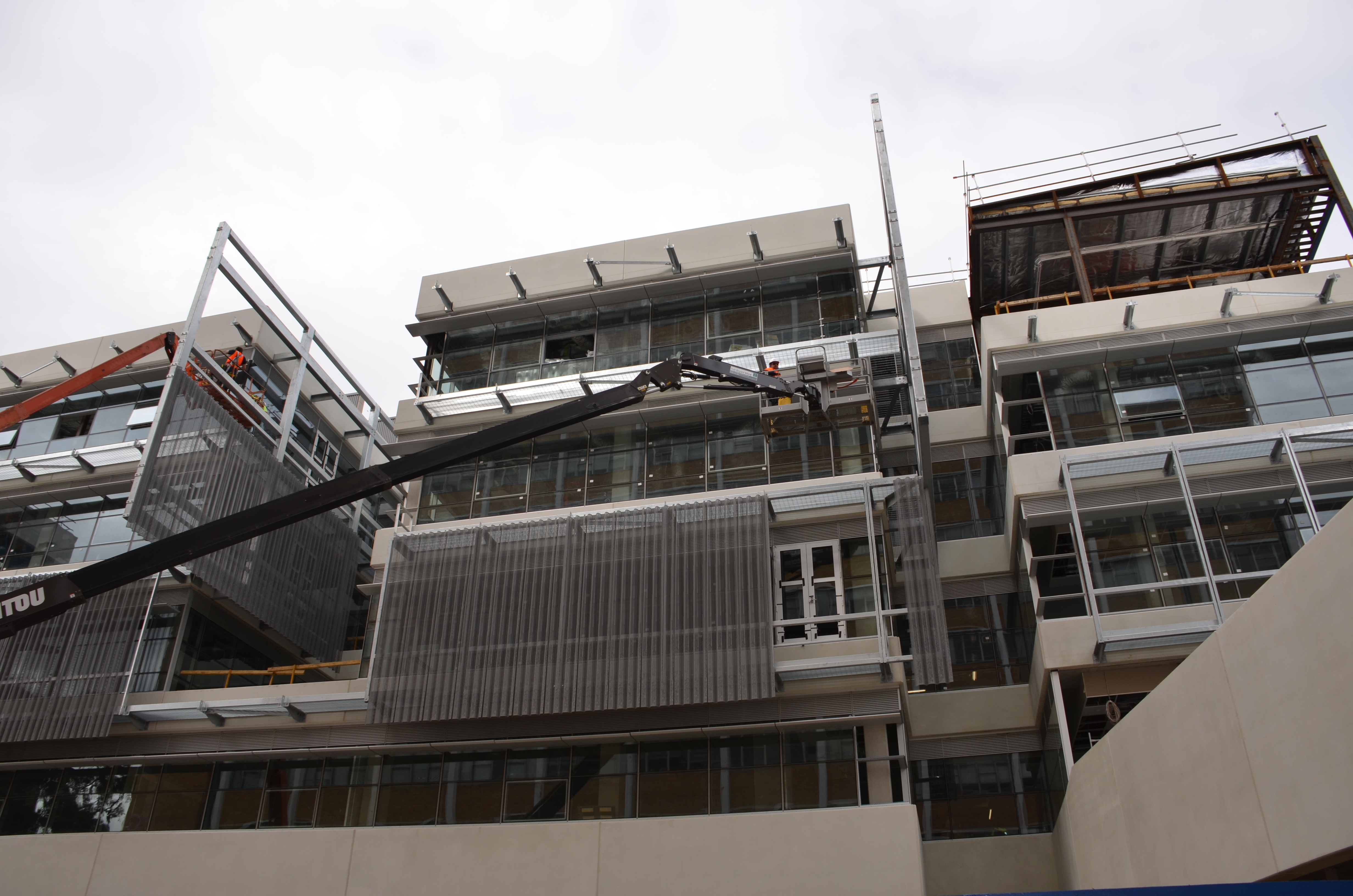 https://archive.abp.unimelb.edu.au/objects/images/Construction/Images/Facades/Zinc screens & access platforms/Zinc screens and frames/DSC_6385.JPG https://archive.abp.unimelb.edu.au/objects/images/Construction/Images/Facades/Zinc screens & access platforms/Zinc screens and frames/DSC_6385.JPG