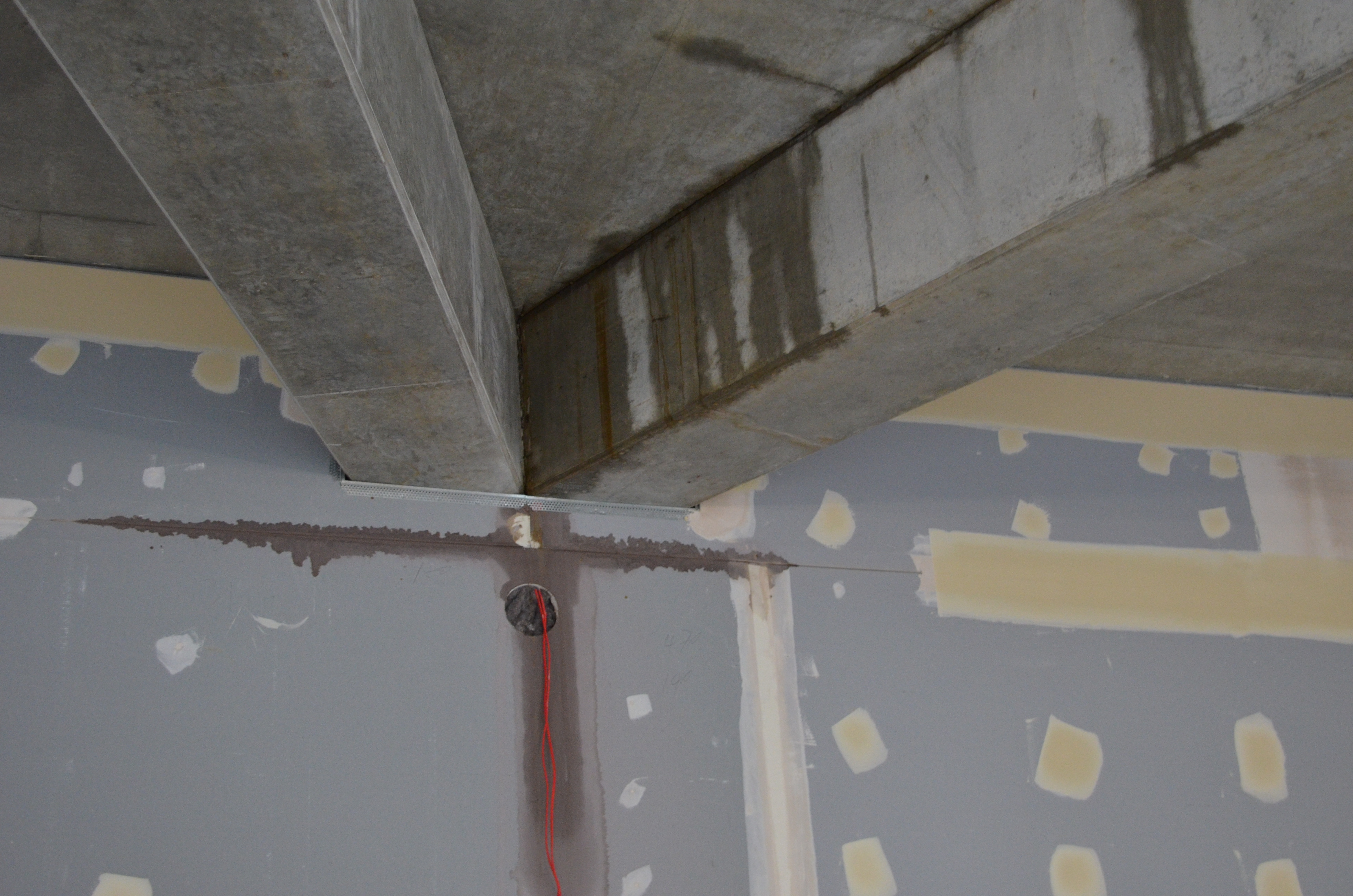 https://archive.abp.unimelb.edu.au/objects/images/Construction/Images/Concrete suspended slabs and beams/Slab movement joints/DSC_7097.JPG