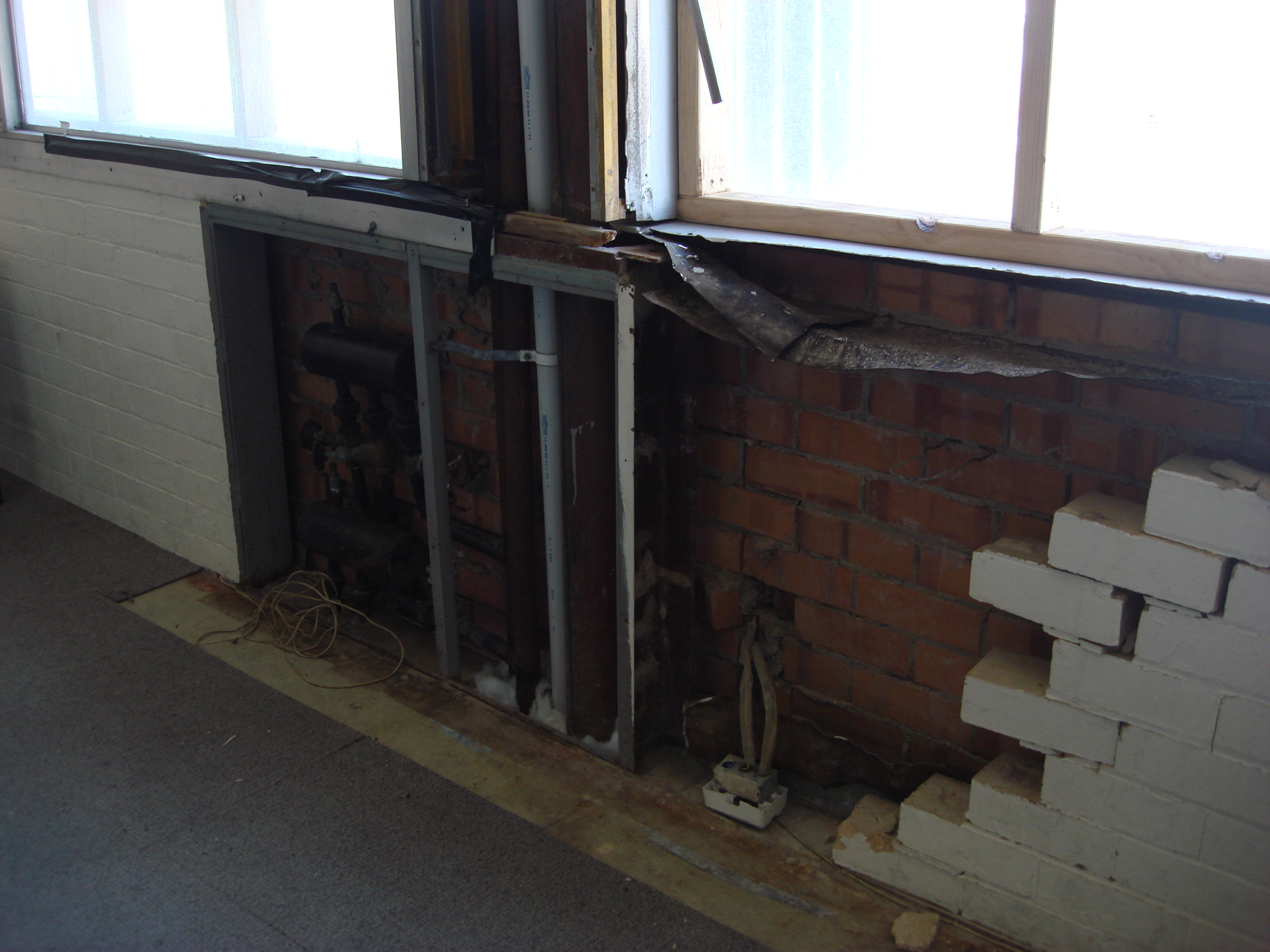 https://archive.abp.unimelb.edu.au/objects/images/Pre-construction/Asbestos removal/Library/DSC07593.JPG