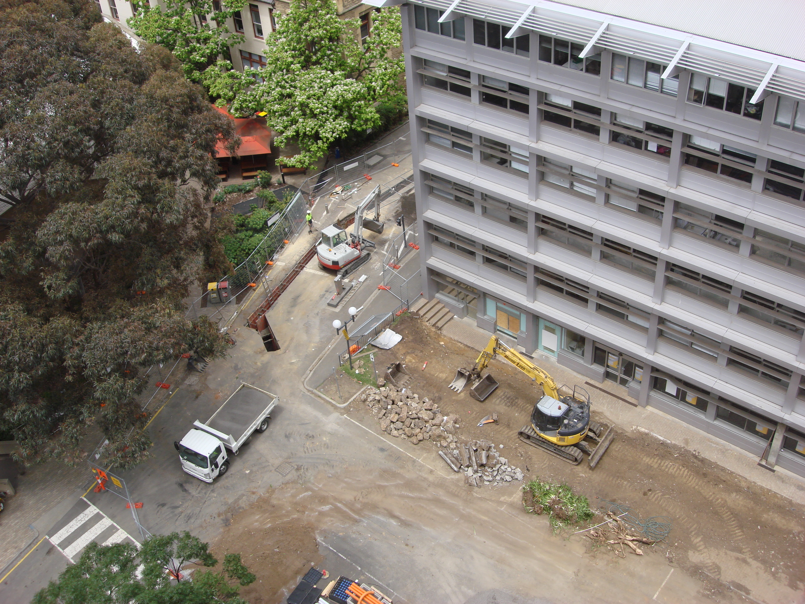 https://archive.abp.unimelb.edu.au/objects/images/Pre-construction/Enabling works/DSC07754.JPG https://archive.abp.unimelb.edu.au/objects/images/Pre-construction/Enabling works/DSC07754.JPG