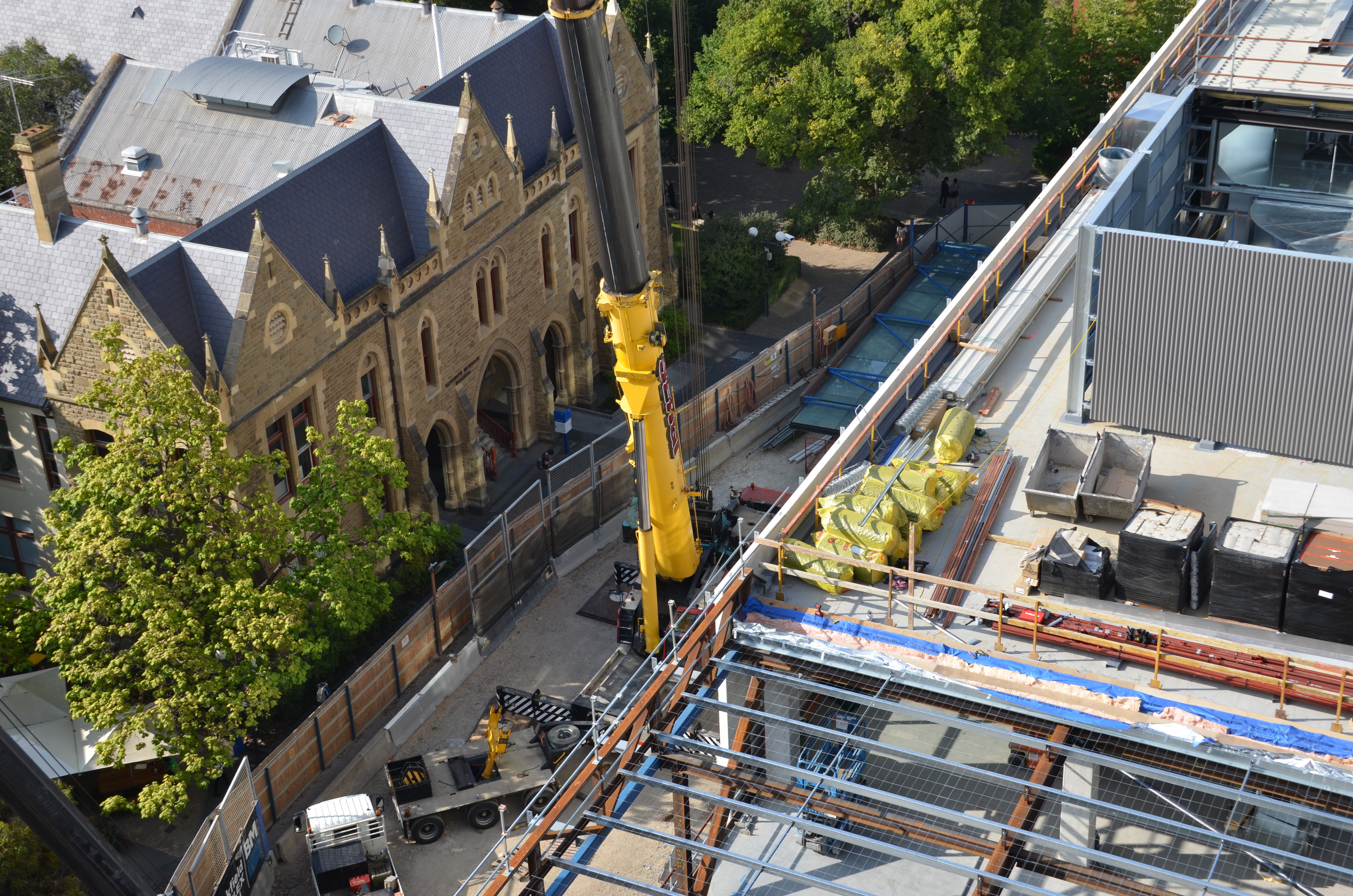 https://archive.abp.unimelb.edu.au/objects/images/Construction/Images/Plant and Equipment/350T mobile crane/DSC_5840.JPG