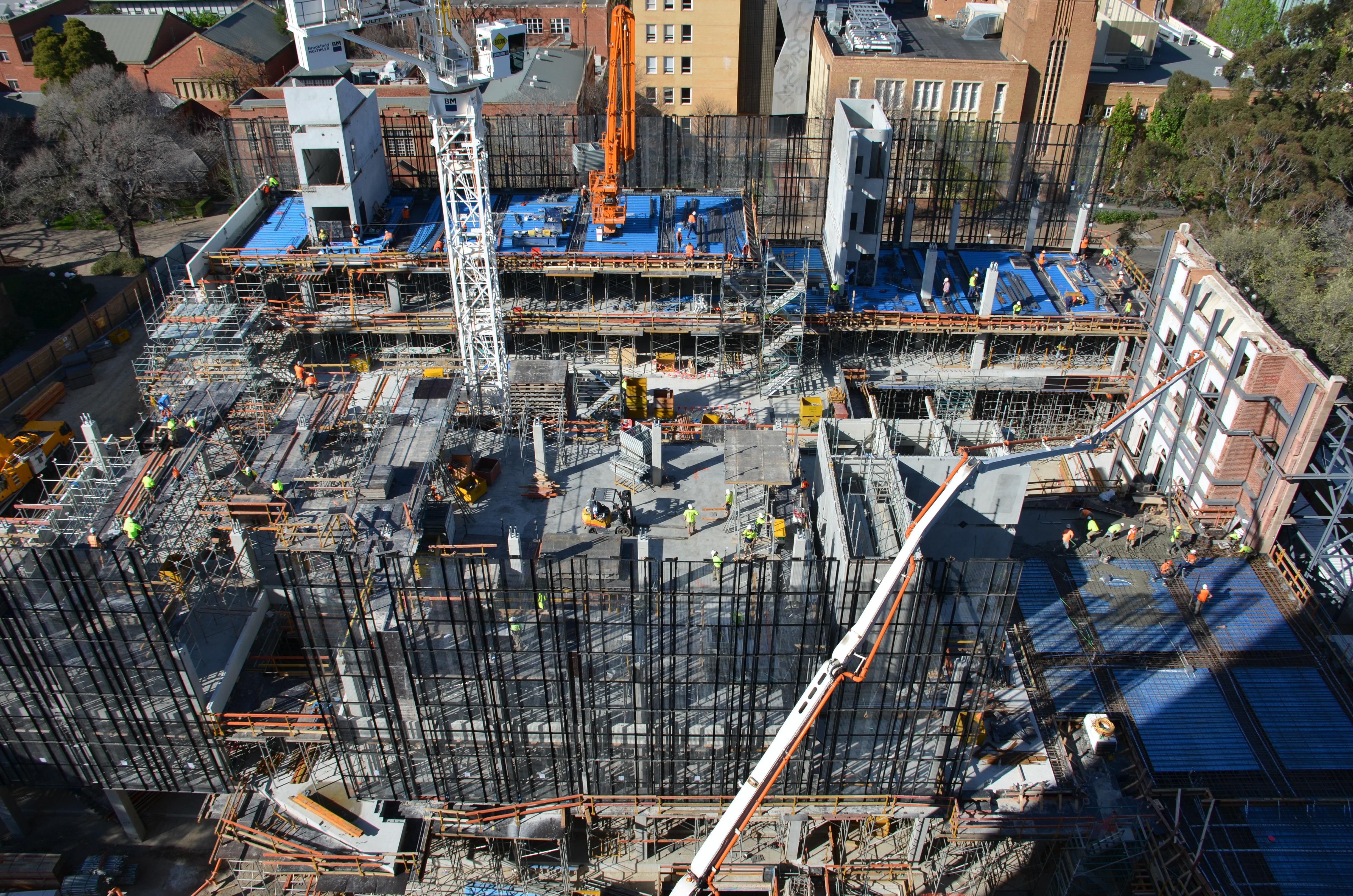 https://archive.abp.unimelb.edu.au/objects/images/Construction/Images/Concrete suspended slabs and beams/Levels 1-5 & formwork/DSC_2331.JPG https://archive.abp.unimelb.edu.au/objects/images/Construction/Images/Concrete suspended slabs and beams/Levels 1-5 & formwork/DSC_2331.JPG