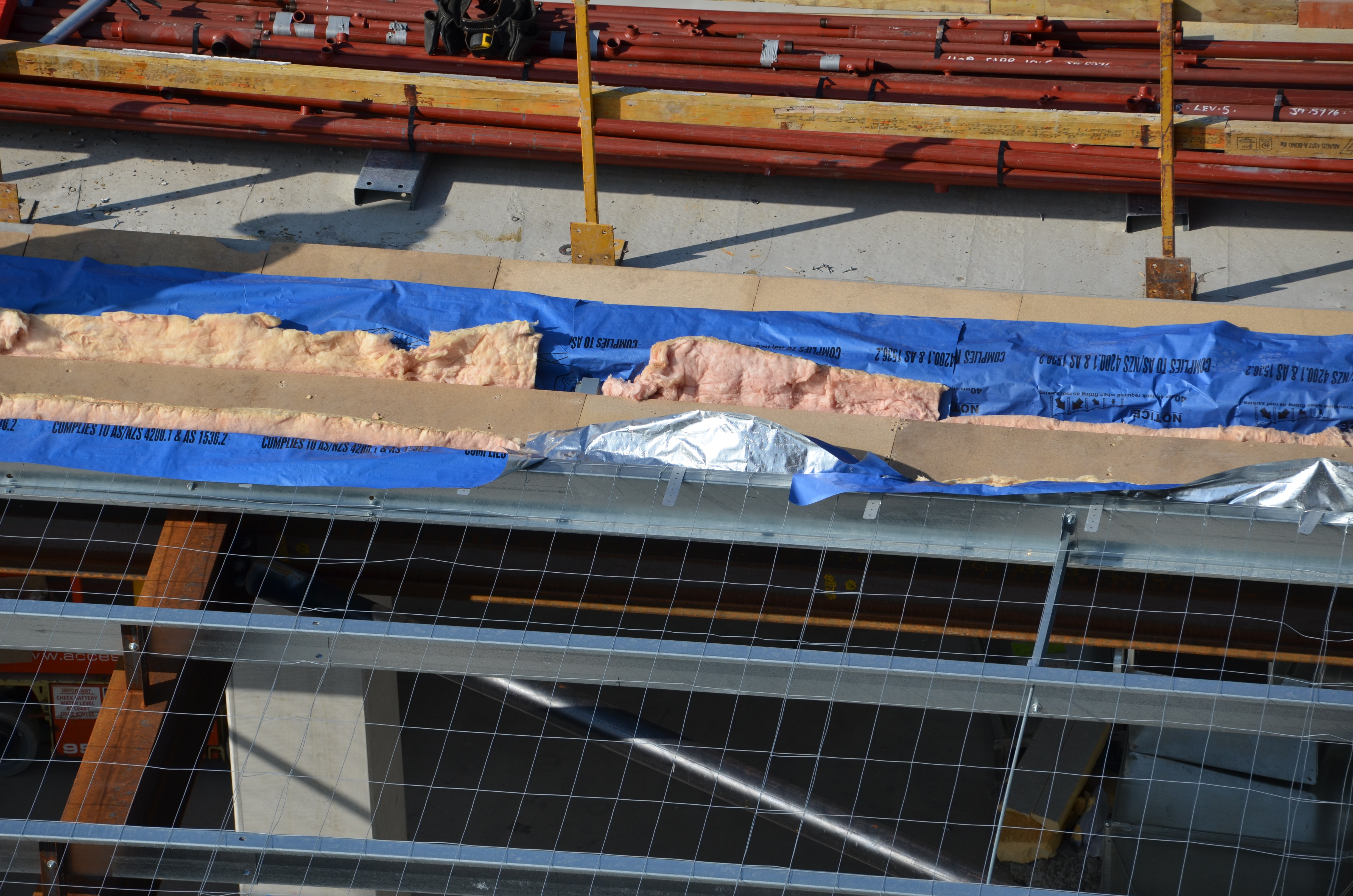 https://archive.abp.unimelb.edu.au/objects/images/Construction/Images/Roof/Roof sheeting, flashings and gutters/DSC_5845.JPG https://archive.abp.unimelb.edu.au/objects/images/Construction/Images/Roof/Roof sheeting, flashings and gutters/DSC_5845.JPG
