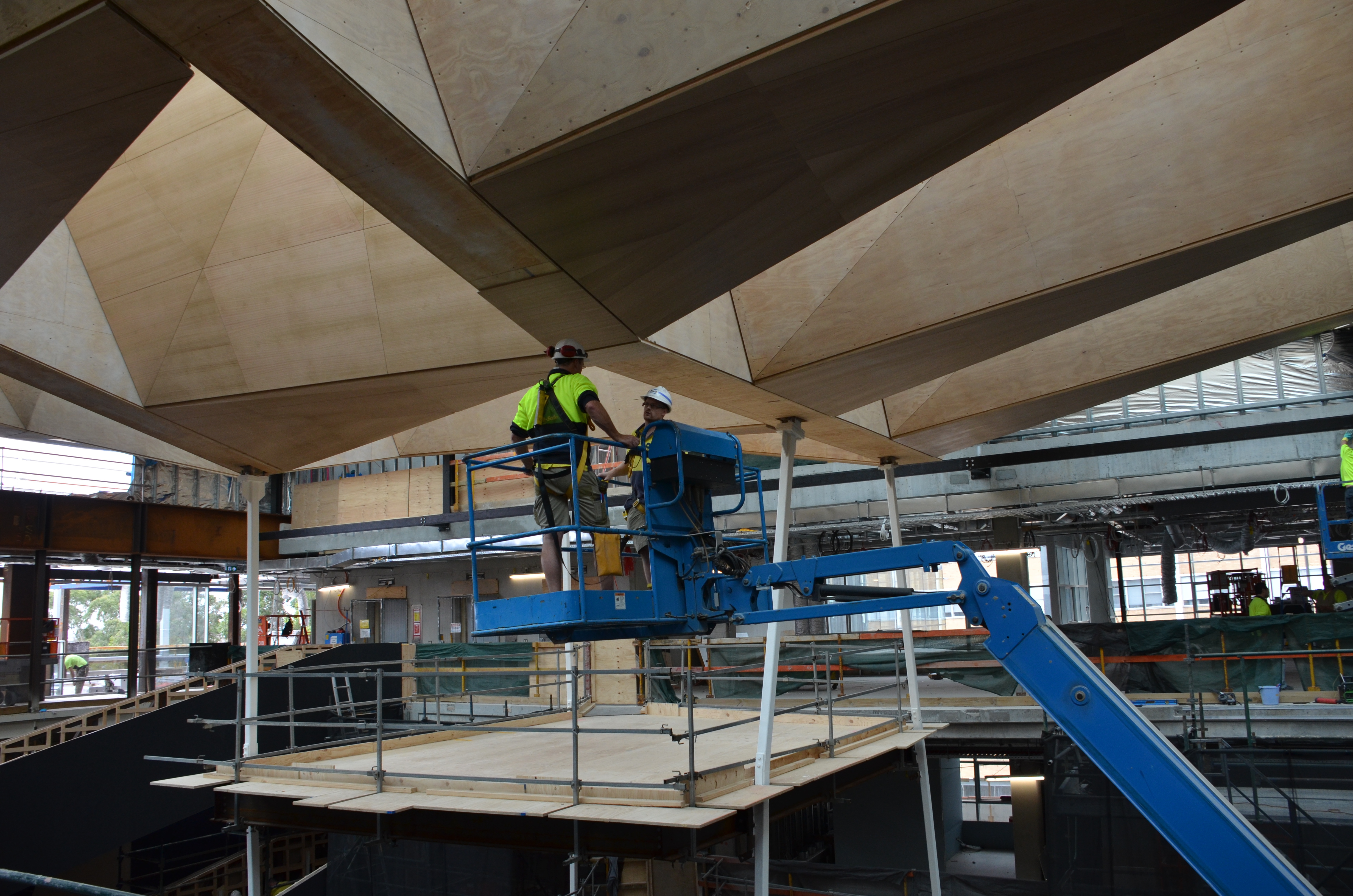 https://archive.abp.unimelb.edu.au/objects/images/Construction/Images/Hanging studio/Steel framing/DSC_6887.JPG https://archive.abp.unimelb.edu.au/objects/images/Construction/Images/Hanging studio/Steel framing/DSC_6887.JPG