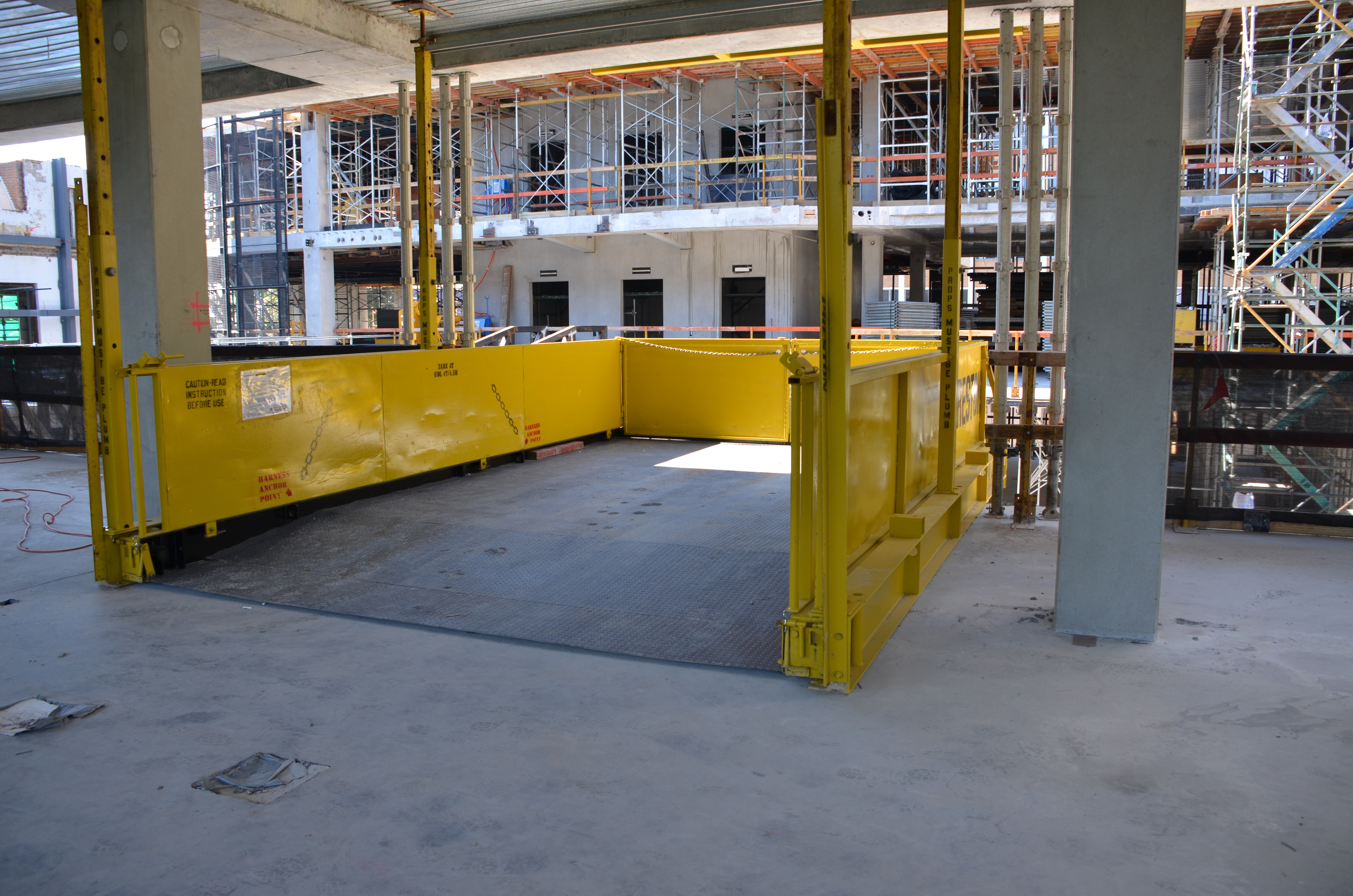 https://archive.abp.unimelb.edu.au/objects/images/Construction/Images/Plant and Equipment/Cantilever loading bays/DSC_3566.JPG