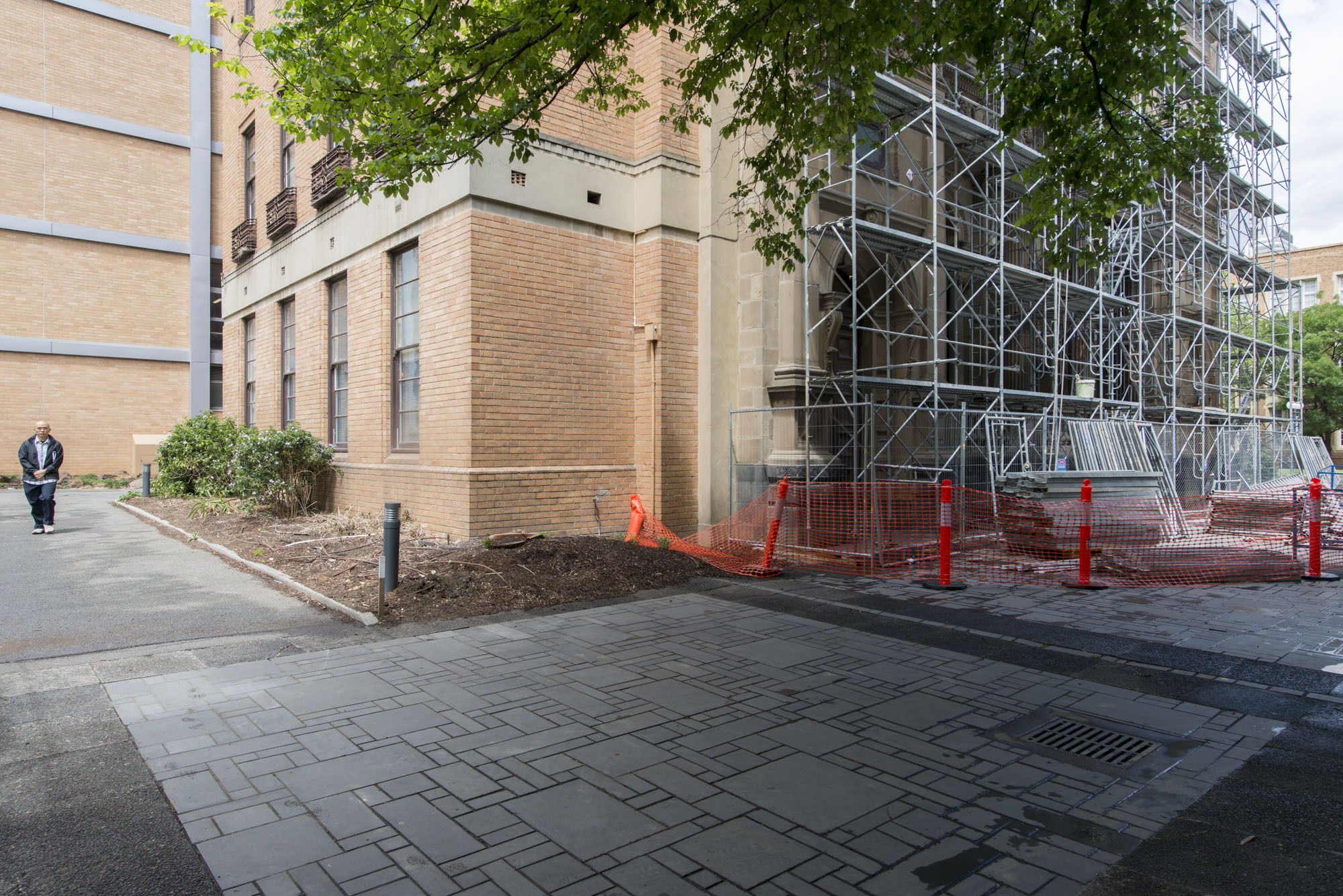 https://archive.abp.unimelb.edu.au/objects/images/Old ABP building and pre-existing conditions/ABP & Old Commerce/External-ALipsysPhotog/20121109-_AVL7526.jpg https://archive.abp.unimelb.edu.au/objects/images/Old ABP building and pre-existing conditions/ABP & Old Commerce/External-ALipsysPhotog/20121109-_AVL7526.jpg