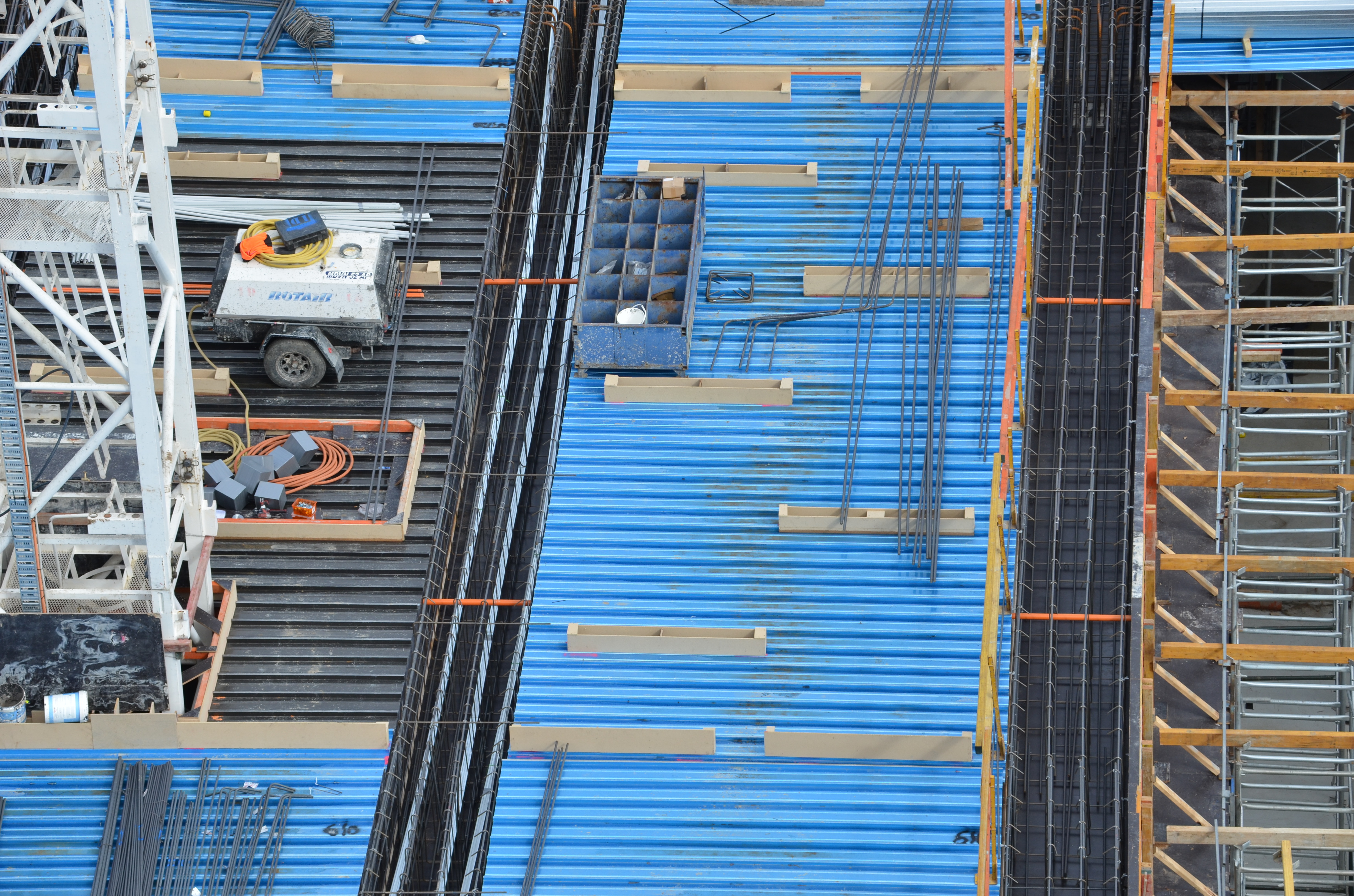 https://archive.abp.unimelb.edu.au/objects/images/Construction/Images/Concrete suspended slabs and beams/Levels 1-5 & formwork/DSC_1539.JPG