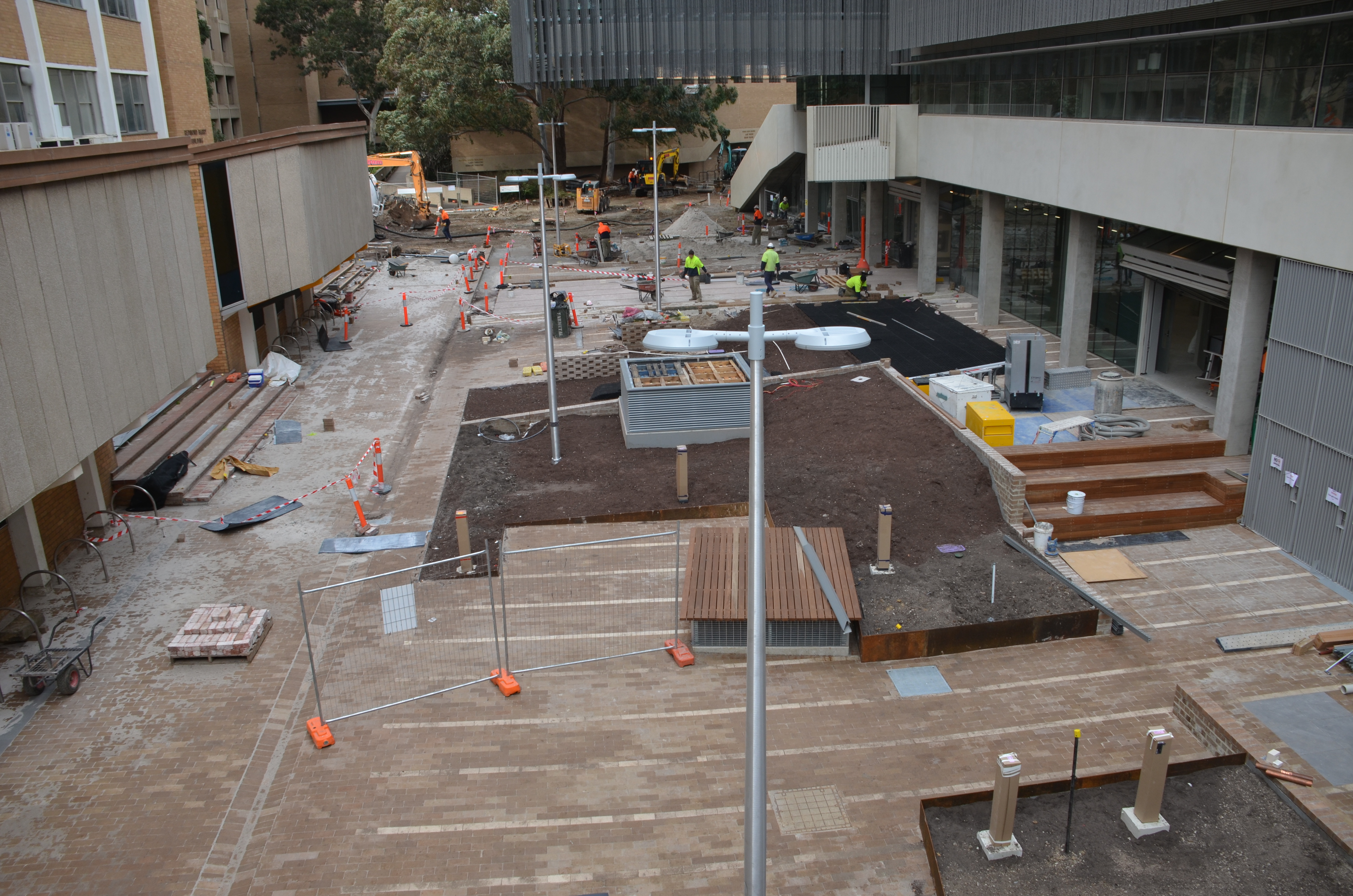 https://archive.abp.unimelb.edu.au/objects/images/Construction/Images/External Works/Planting/DSC_9647.JPG