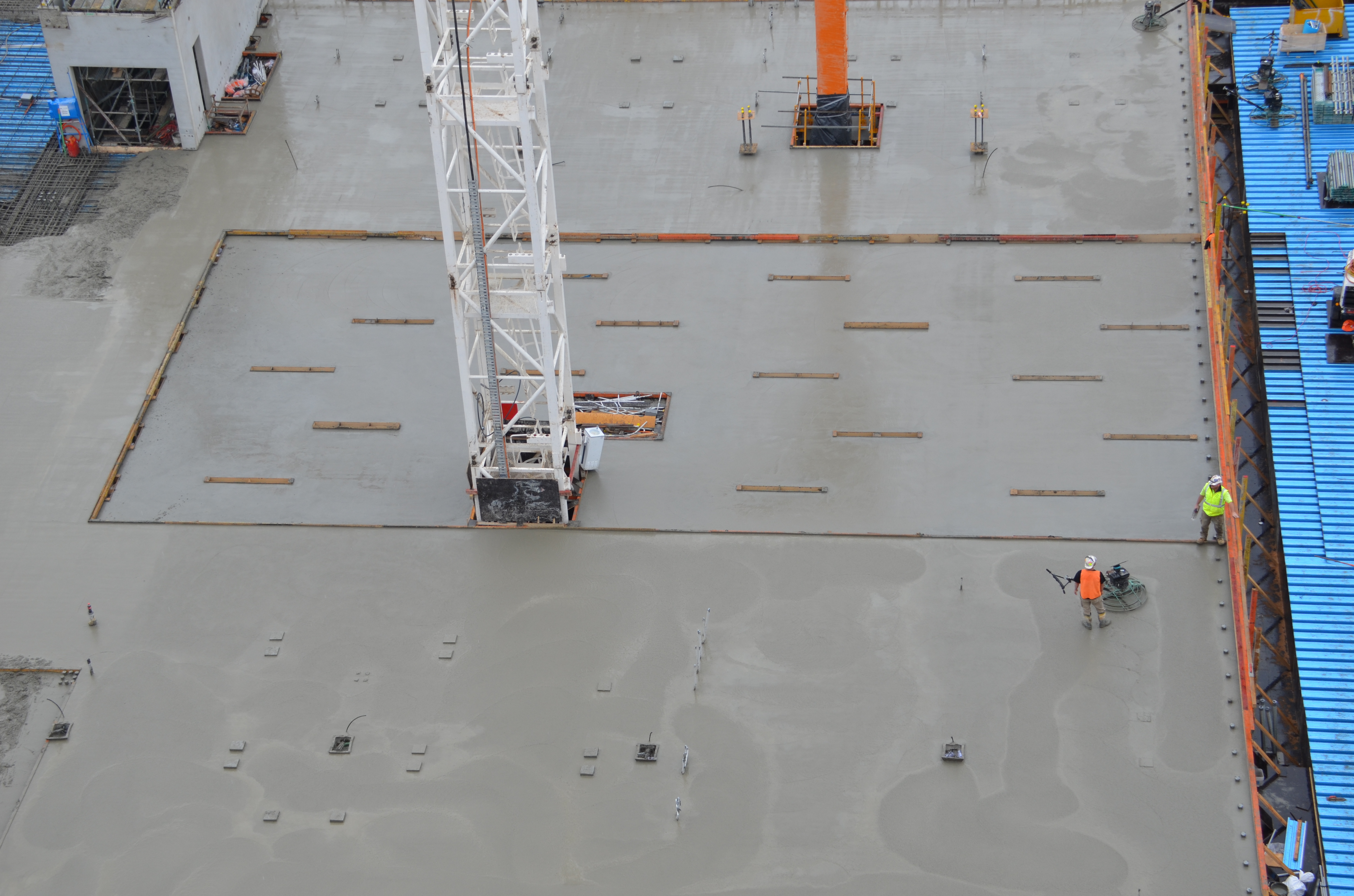 https://archive.abp.unimelb.edu.au/objects/images/Construction/Images/Concrete suspended slabs and beams/Levels 1-5 & formwork/DSC_1799.JPG