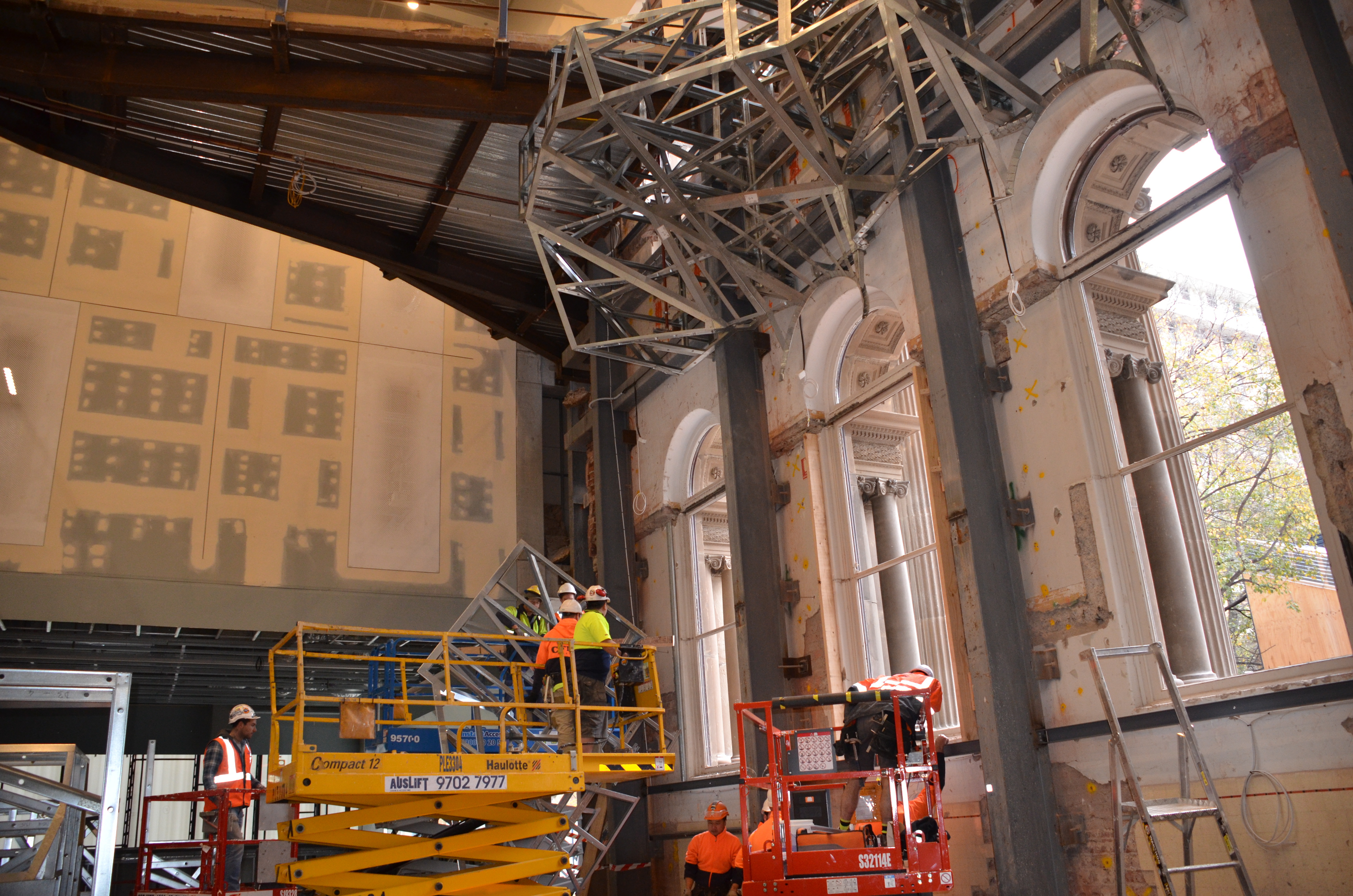 https://archive.abp.unimelb.edu.au/objects/images/Construction/Images/Facades/Joseph Reed/Interior face/DSC_8795.JPG