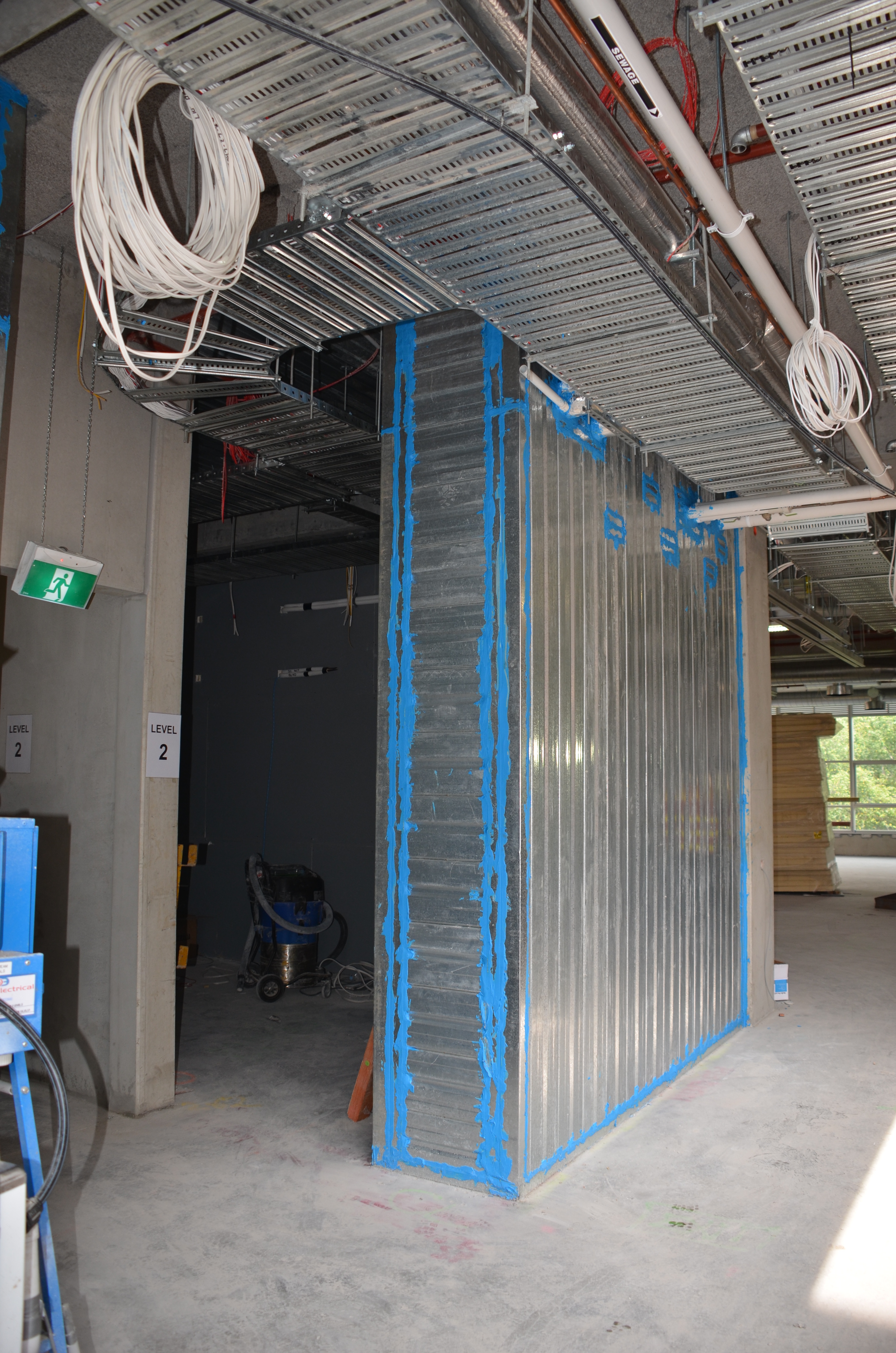https://archive.abp.unimelb.edu.au/objects/images/Construction/Images/Services/Riser shafts/DSC_5218.JPG