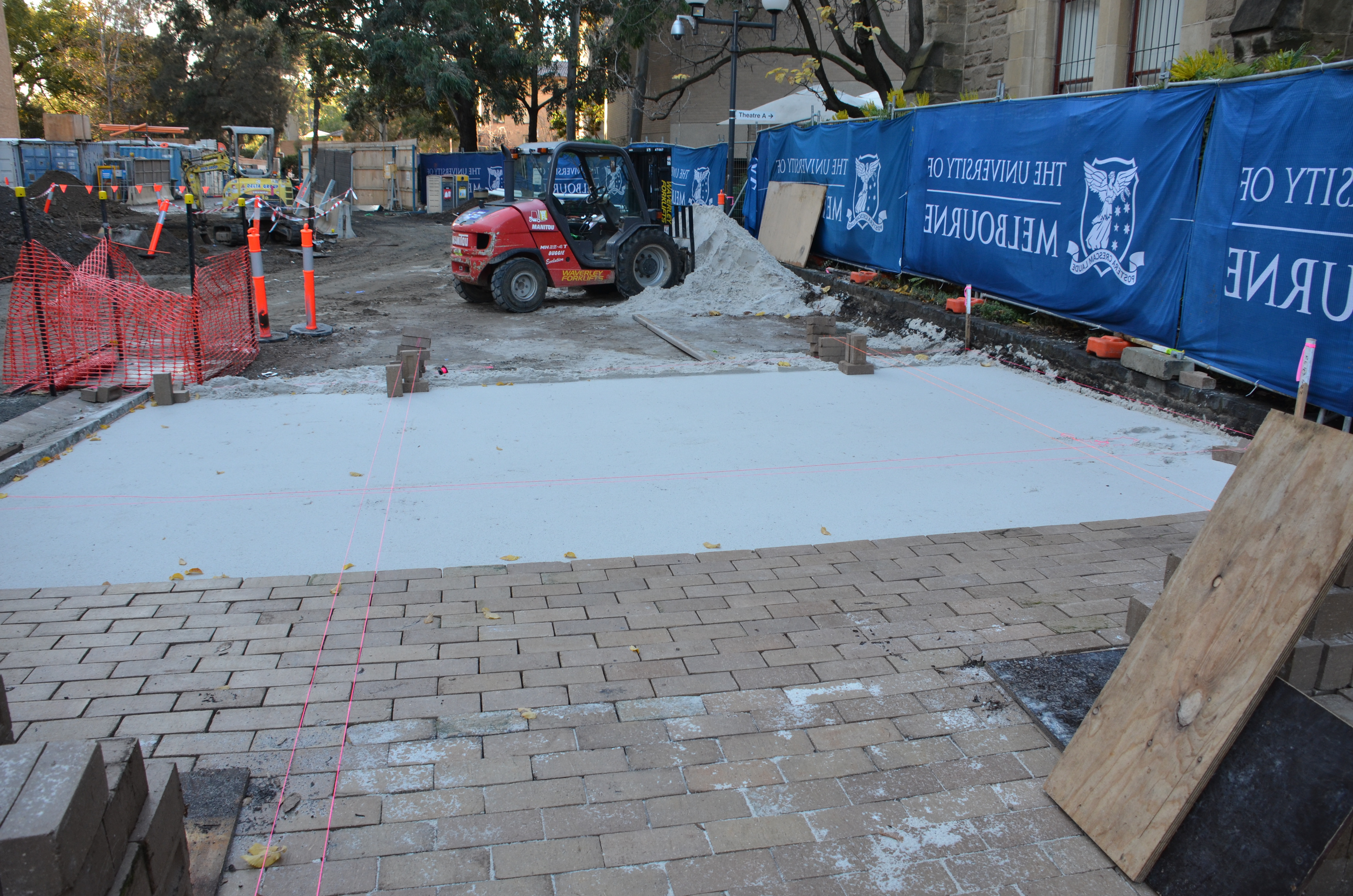 https://archive.abp.unimelb.edu.au/objects/images/Construction/Images/External Works/Brick paving & brick walls/DSC_7969.JPG https://archive.abp.unimelb.edu.au/objects/images/Construction/Images/External Works/Brick paving & brick walls/DSC_7969.JPG