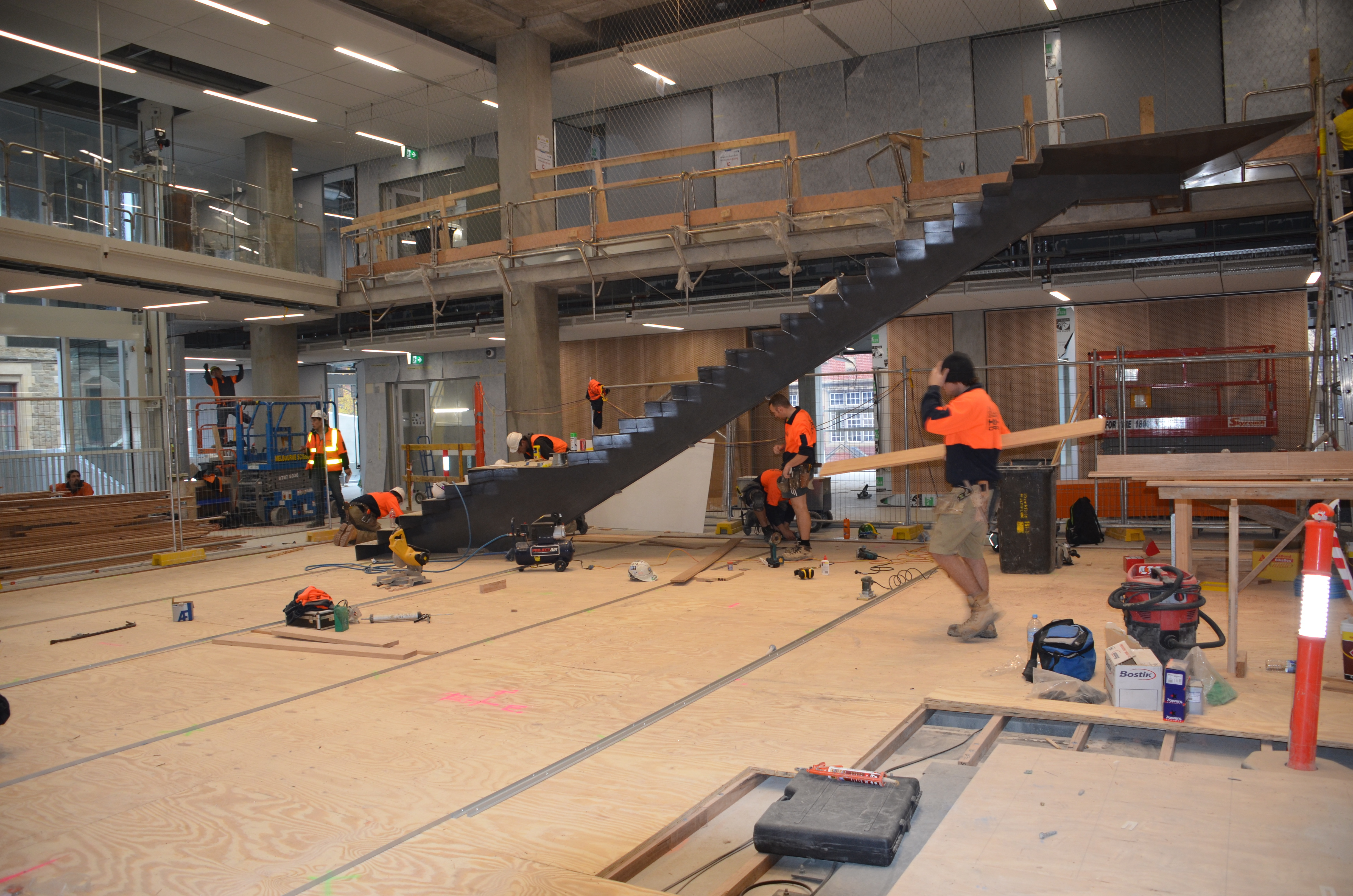 https://archive.abp.unimelb.edu.au/objects/images/Construction/Images/Floors and finishes/Atrium timber/DSC_8993.JPG https://archive.abp.unimelb.edu.au/objects/images/Construction/Images/Floors and finishes/Atrium timber/DSC_8993.JPG