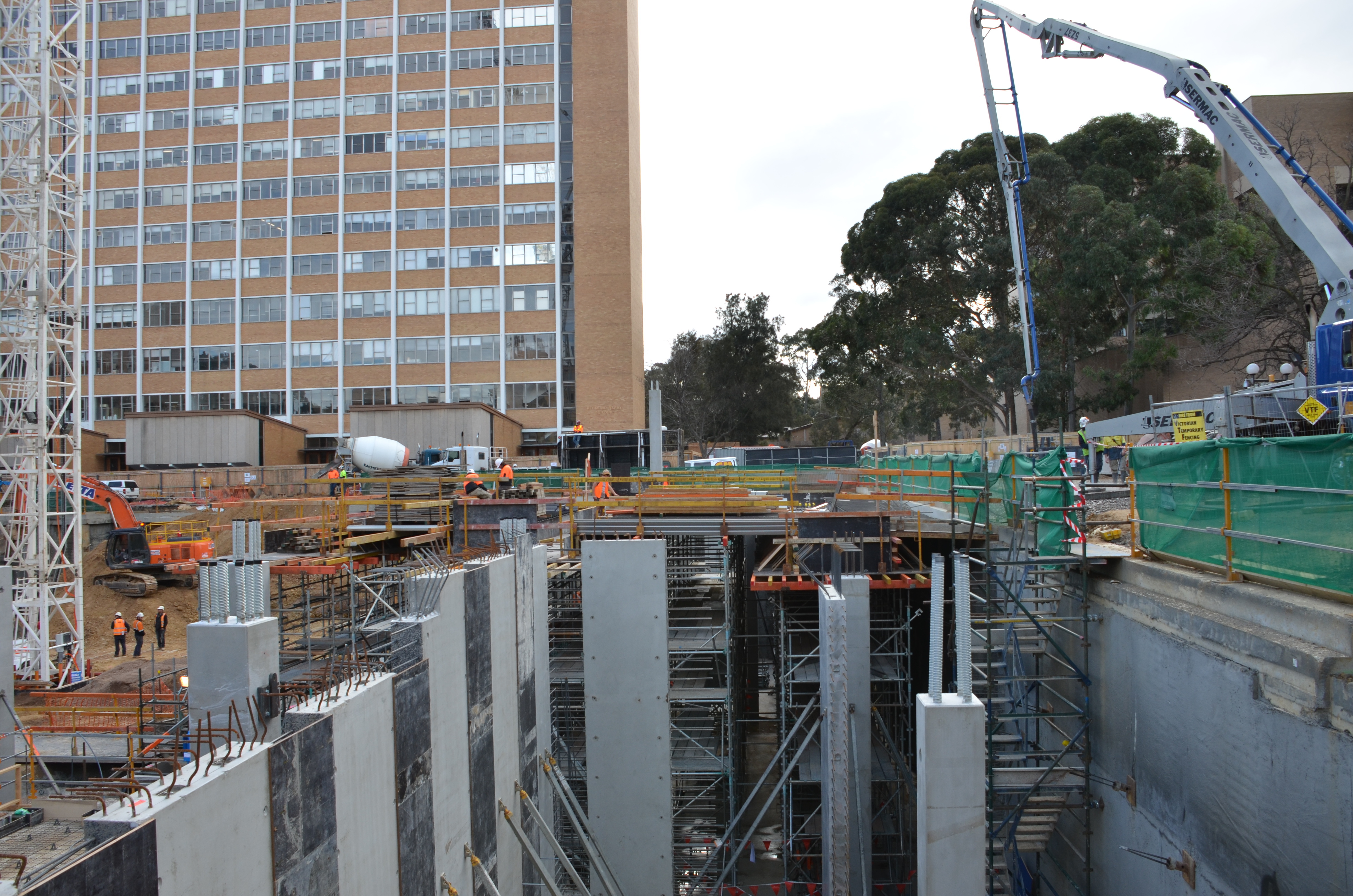 https://archive.abp.unimelb.edu.au/objects/images/Construction/Images/Water storage tank & pump room/DSC_0706.JPG https://archive.abp.unimelb.edu.au/objects/images/Construction/Images/Water storage tank & pump room/DSC_0706.JPG