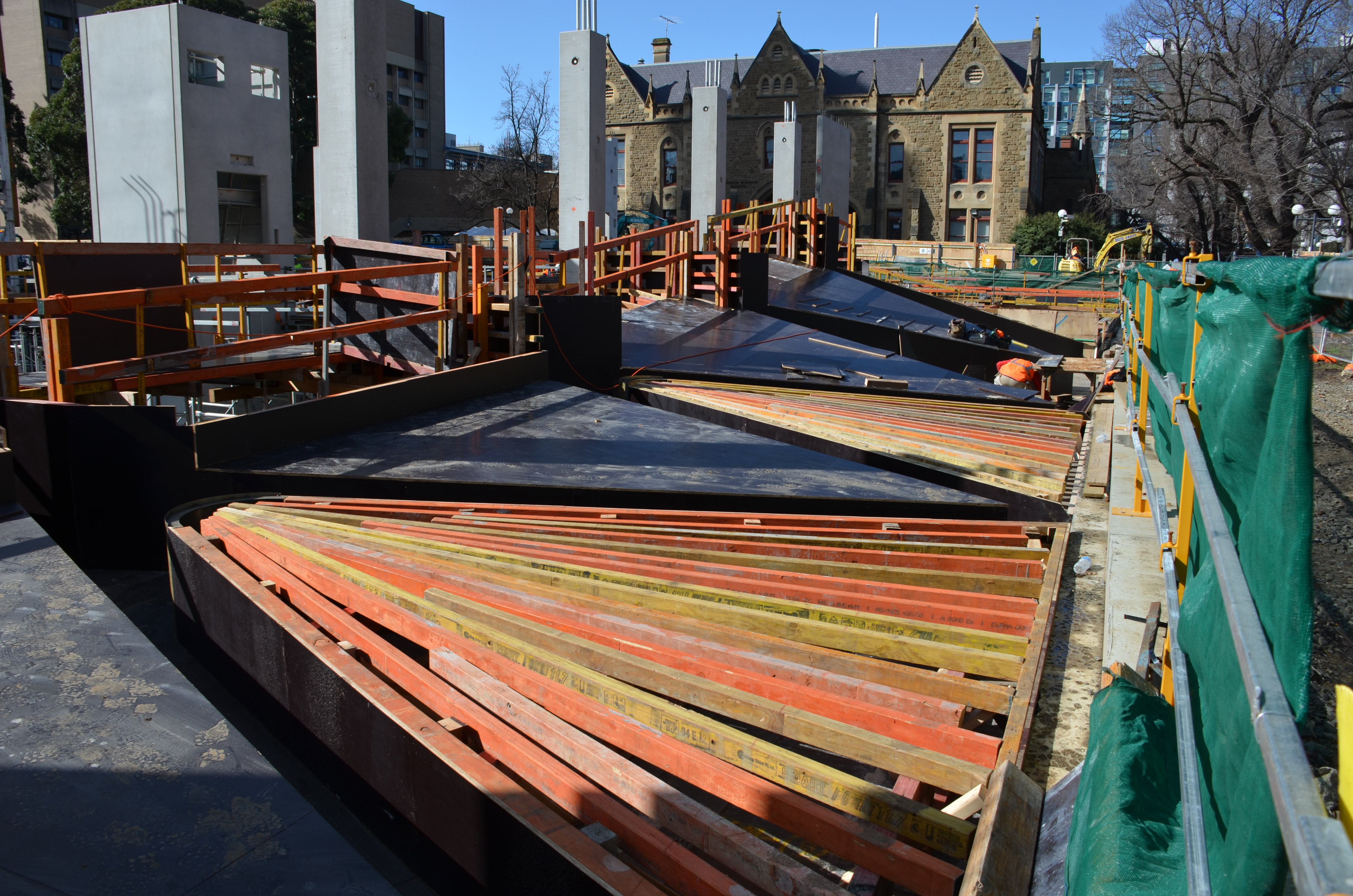 https://archive.abp.unimelb.edu.au/objects/images/Construction/Images/Concrete suspended slabs and beams/Wishbone beams library/DSC_0973.JPG