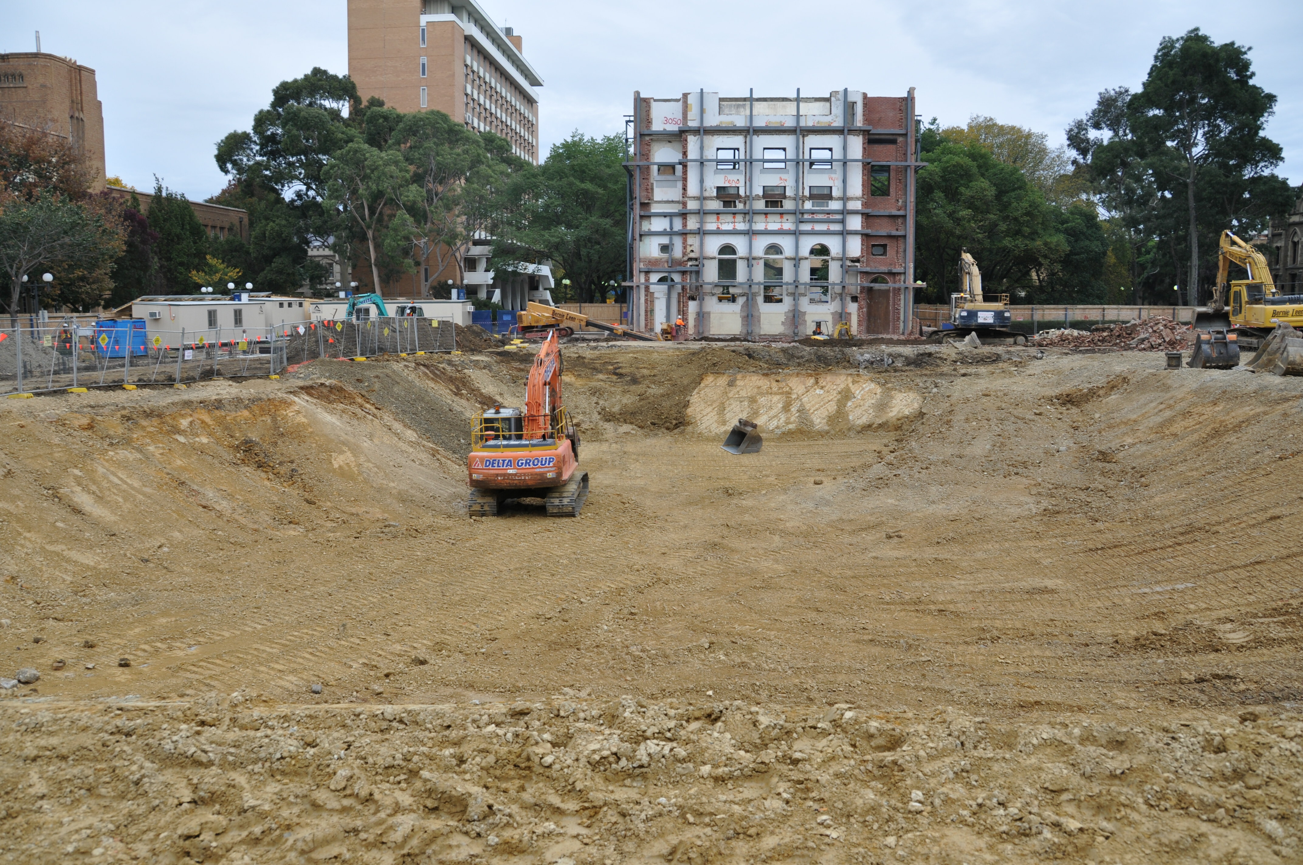 https://archive.abp.unimelb.edu.au/objects/images/Construction/Images/Basement/Bulk excavation/DSC_0074.JPG