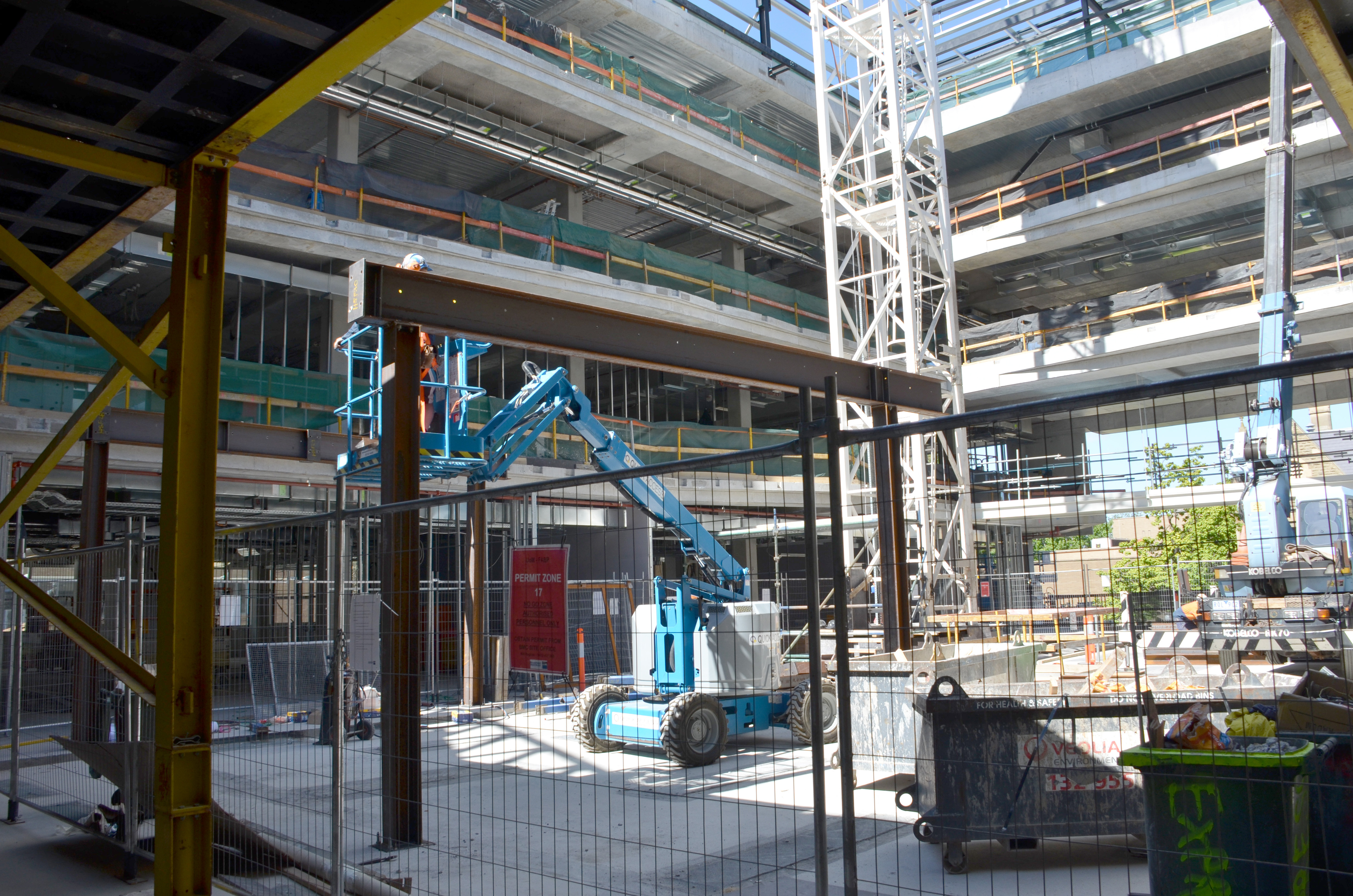 https://archive.abp.unimelb.edu.au/objects/images/Construction/Images/Hanging studio/Steel framing/DSC_4598.JPG https://archive.abp.unimelb.edu.au/objects/images/Construction/Images/Hanging studio/Steel framing/DSC_4598.JPG
