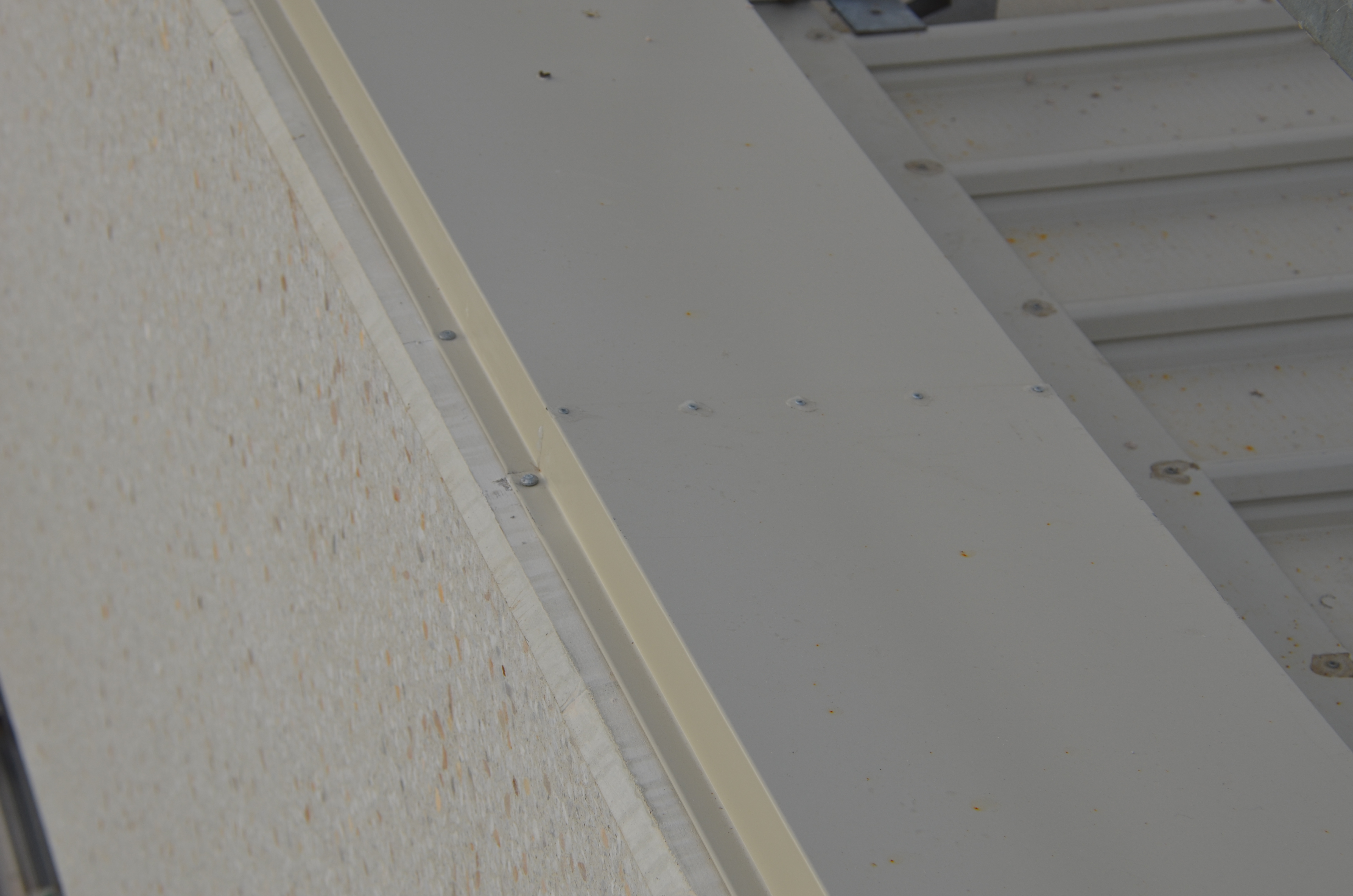 https://archive.abp.unimelb.edu.au/objects/images/Construction/Images/Roof/Roof sheeting, flashings and gutters/DSC_7191.JPG https://archive.abp.unimelb.edu.au/objects/images/Construction/Images/Roof/Roof sheeting, flashings and gutters/DSC_7191.JPG