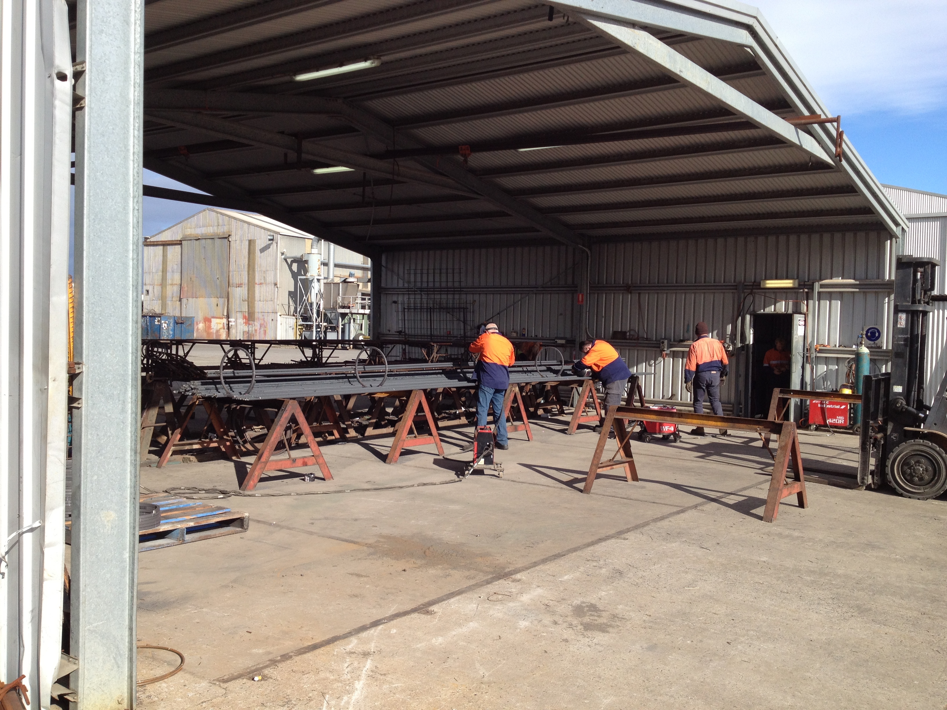 https://archive.abp.unimelb.edu.au/objects/images/Construction/Images/Basement/BM Bored pier reinforcement fabrication/IMG_0897.jpg