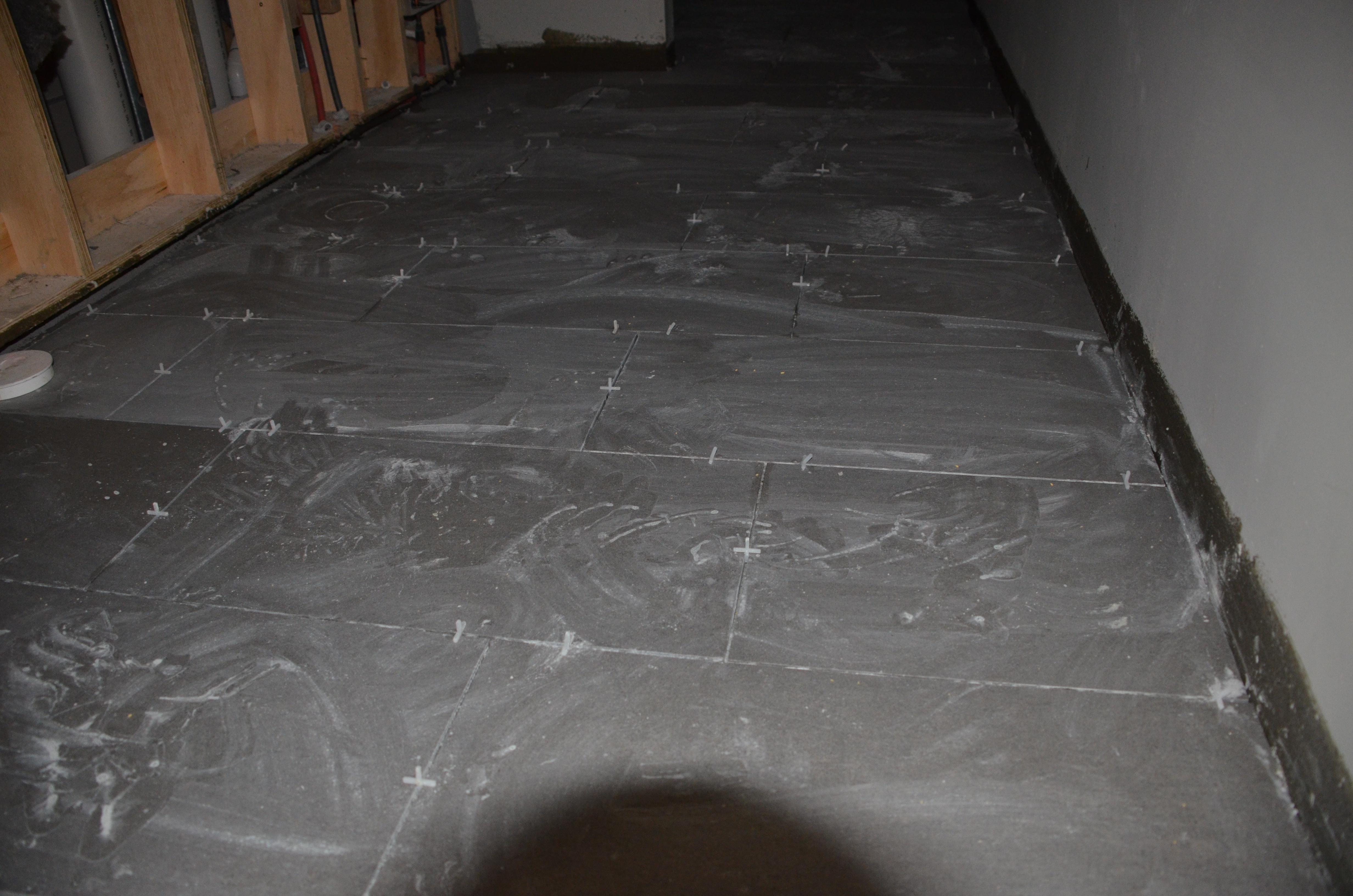 https://archive.abp.unimelb.edu.au/objects/images/Construction/Images/Floors and finishes/Tiling wet areas/DSC_7010.JPG