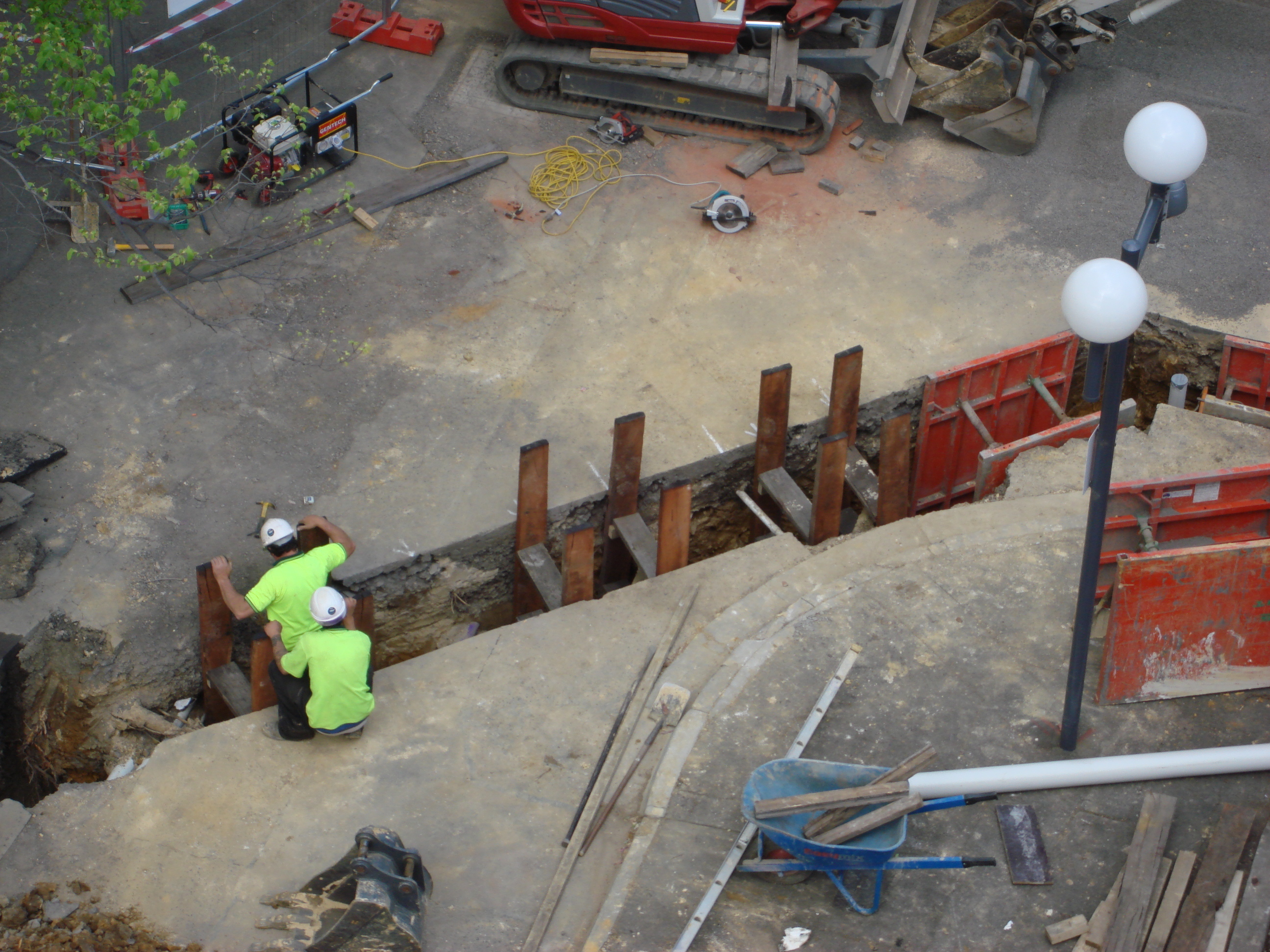 https://archive.abp.unimelb.edu.au/objects/images/Pre-construction/Enabling works/DSC07641.JPG https://archive.abp.unimelb.edu.au/objects/images/Pre-construction/Enabling works/DSC07641.JPG