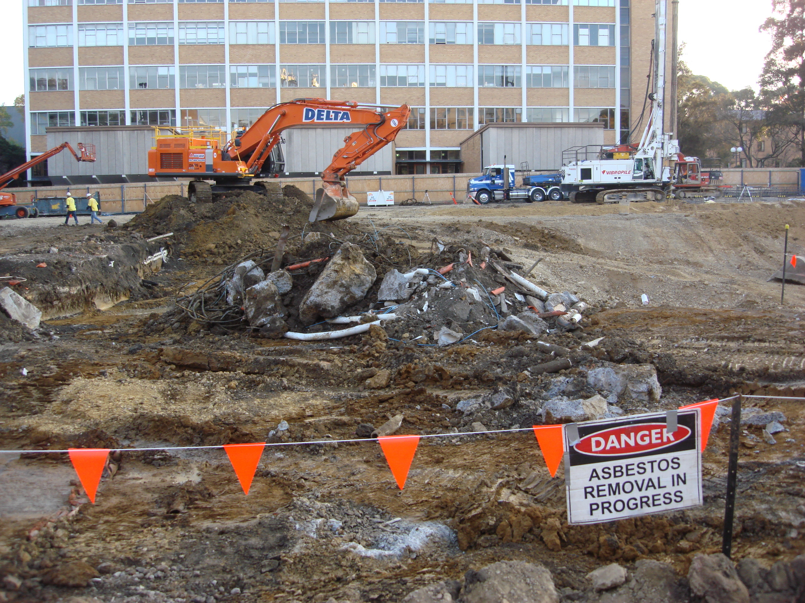 https://archive.abp.unimelb.edu.au/objects/images/Construction/Images/Asbestos removal/DSB_0017.JPG https://archive.abp.unimelb.edu.au/objects/images/Construction/Images/Asbestos removal/DSB_0017.JPG