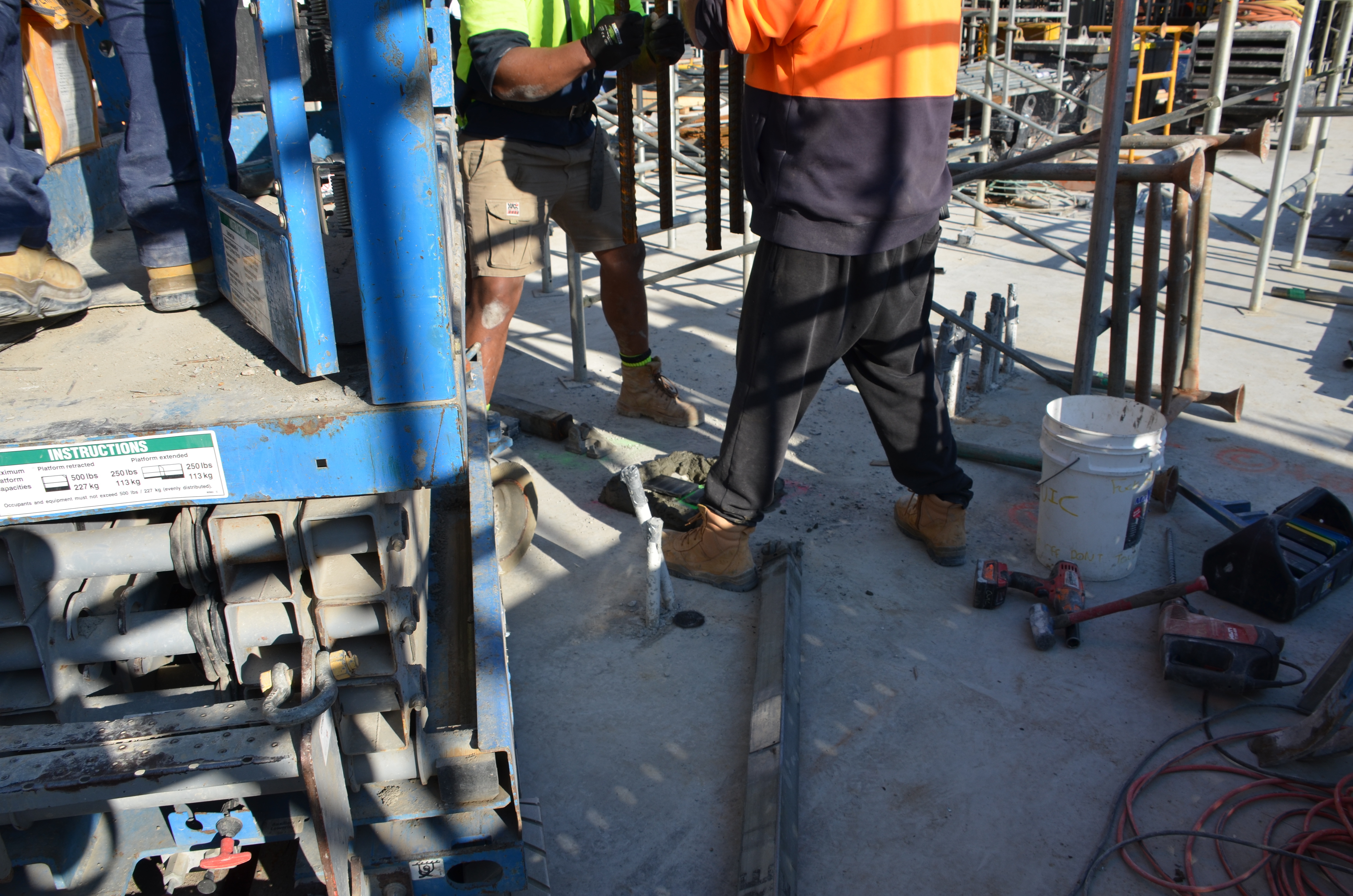 https://archive.abp.unimelb.edu.au/objects/images/Construction/Images/Precast structural concrete walls and columns/Levesl 2-5/DSC_2154.JPG