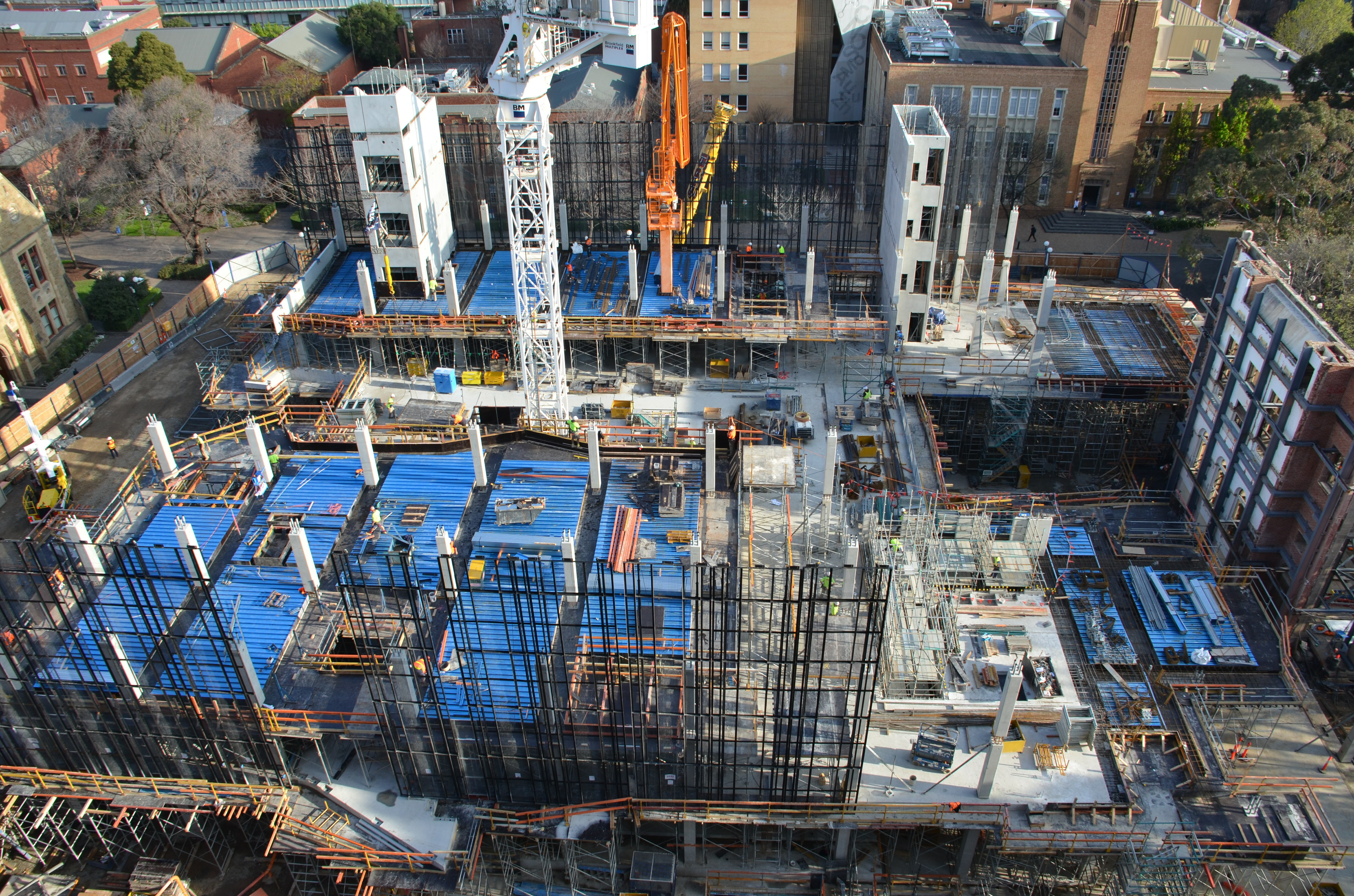 https://archive.abp.unimelb.edu.au/objects/images/Construction/Images/Concrete suspended slabs and beams/Levels 1-5 & formwork/DSC_2209.JPG