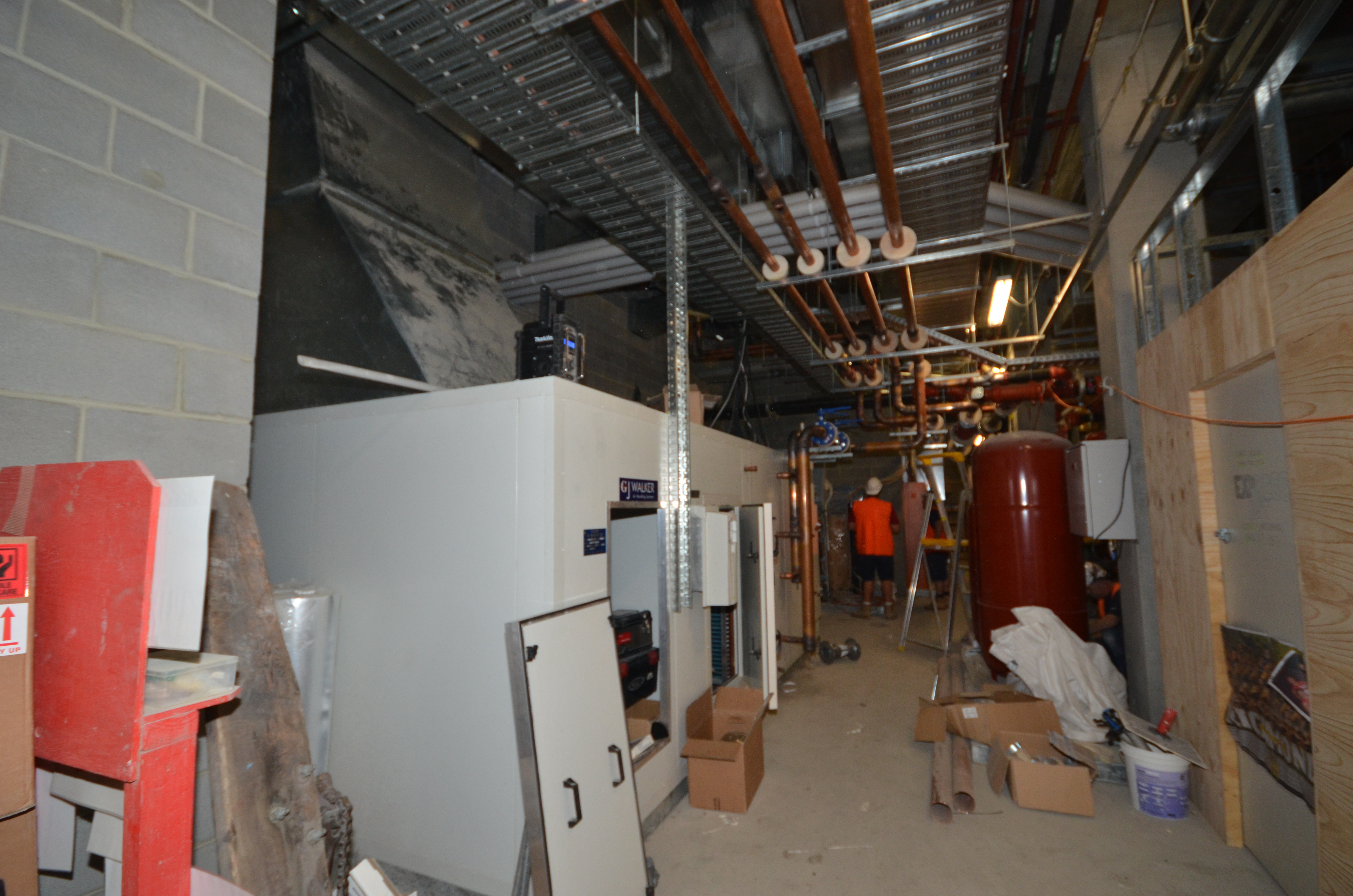 https://archive.abp.unimelb.edu.au/objects/images/Construction/Images/Services/Mechanical/Large plant room basement/DSC_6718.JPG