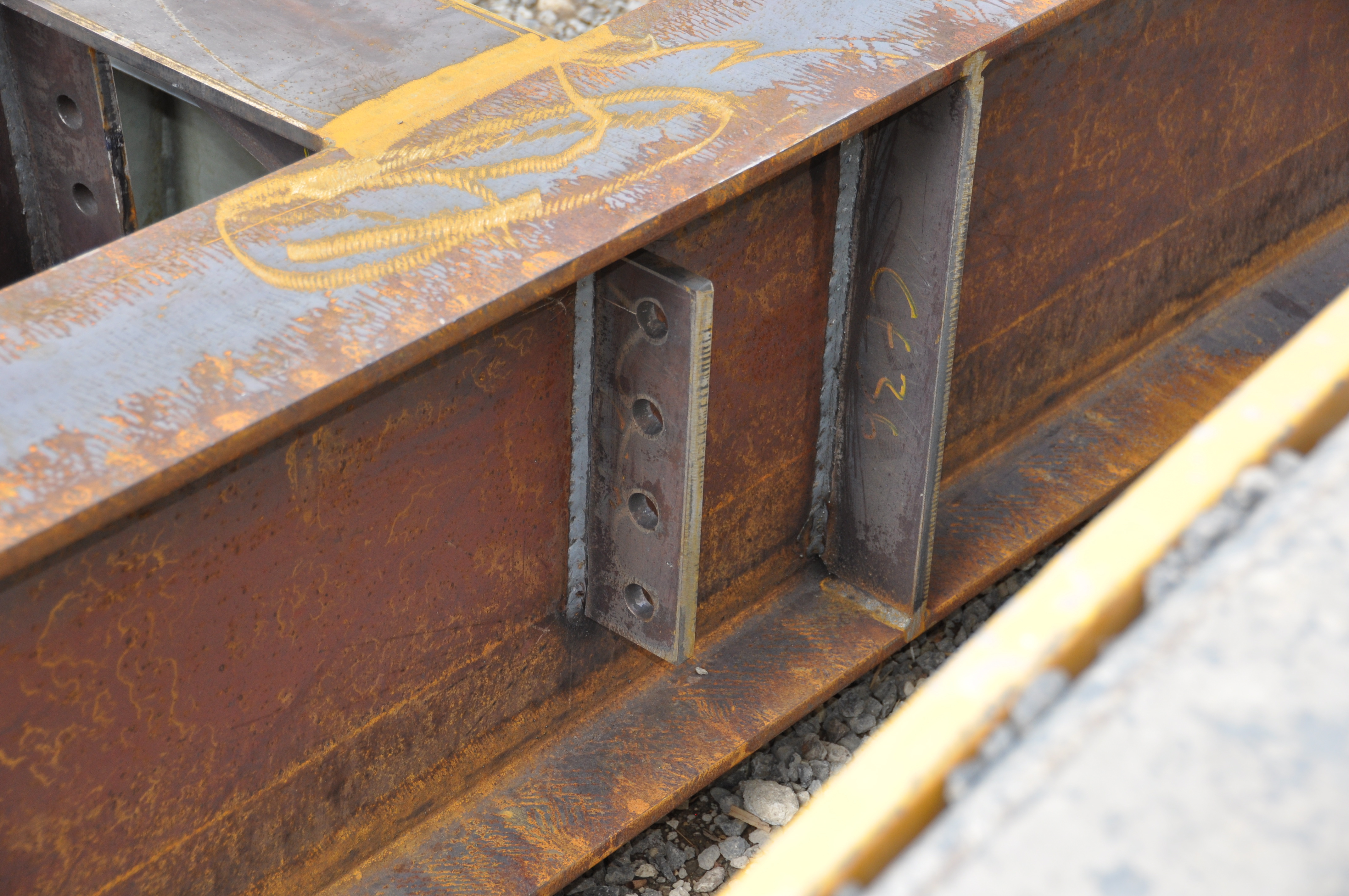 https://archive.abp.unimelb.edu.au/objects/images/Construction/Images/Structural steel/Cantilever/Footings and fabrication & delivery/DSC_4124.JPG