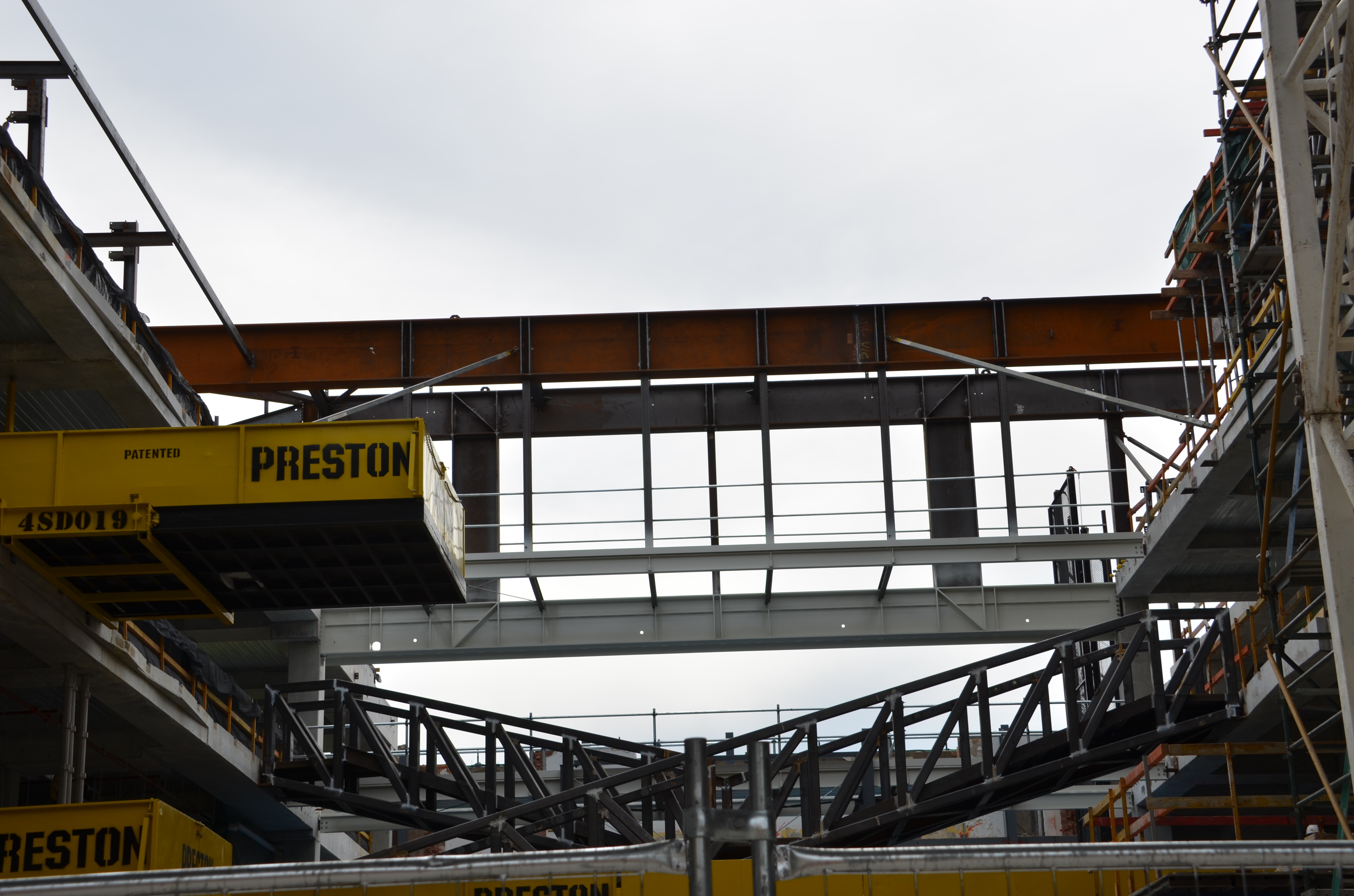 https://archive.abp.unimelb.edu.au/objects/images/Construction/Images/Stairs, walkways and balustrades/Structural steel walkways & support structure/DSC_3789.JPG