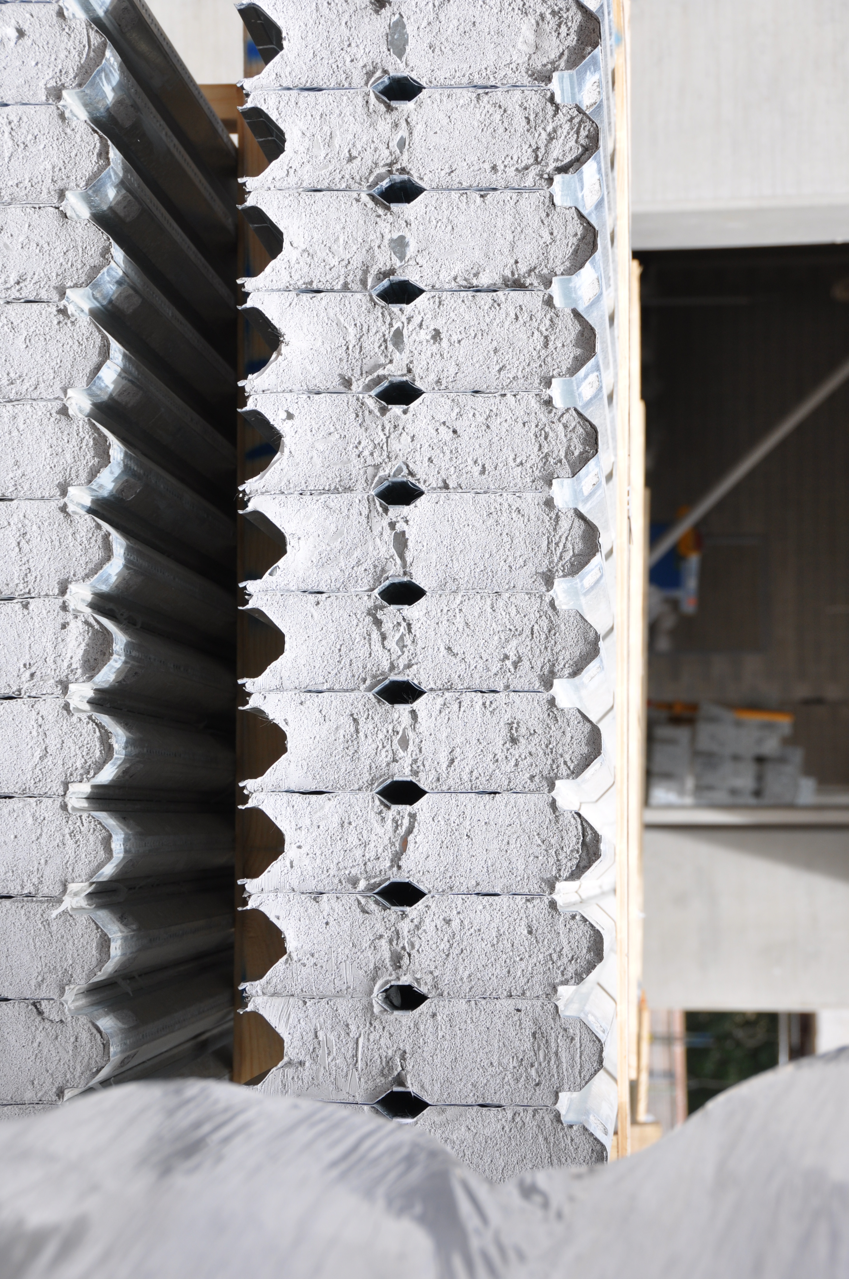 https://archive.abp.unimelb.edu.au/objects/images/Construction/Images/Walls/Riser shafts/DSC_4042.JPG