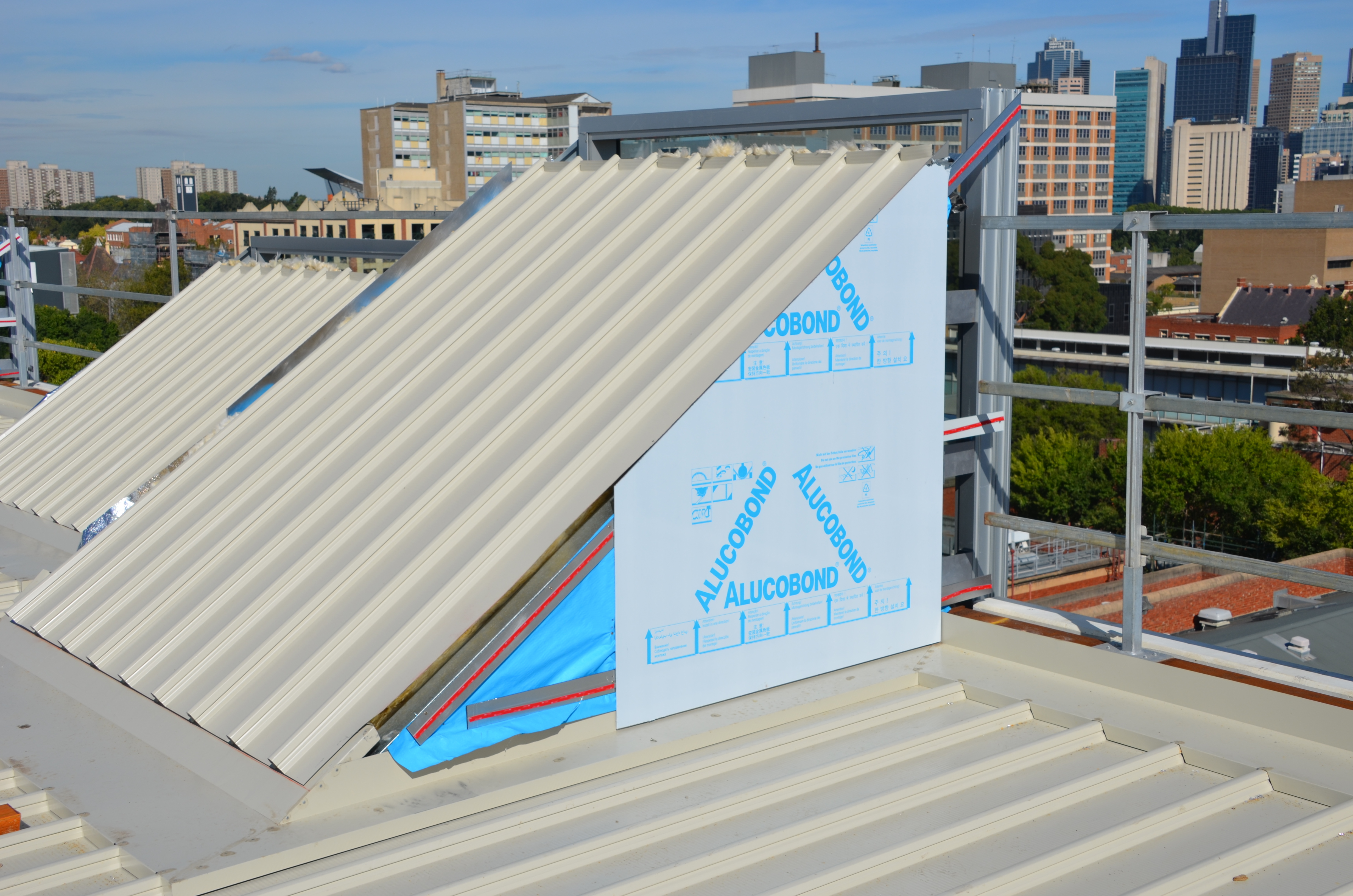 https://archive.abp.unimelb.edu.au/objects/images/Construction/Images/Roof/Sheet wall claddings/Composite sheet/DSC_6592.JPG https://archive.abp.unimelb.edu.au/objects/images/Construction/Images/Roof/Sheet wall claddings/Composite sheet/DSC_6592.JPG