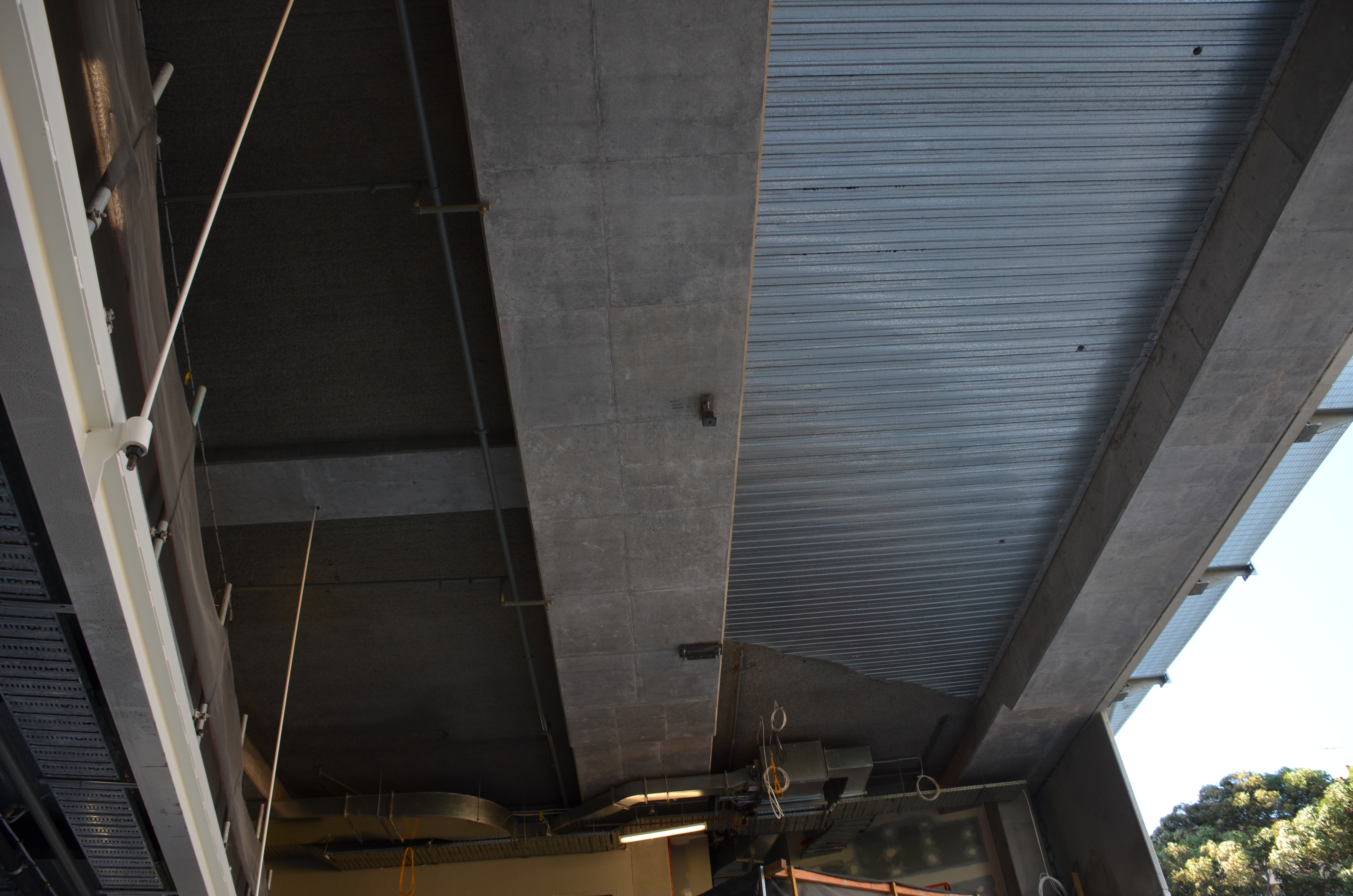 https://archive.abp.unimelb.edu.au/objects/images/Construction/Images/Doors and door frames/Atrium vertical sliding glazed door/DSC_6803.JPG