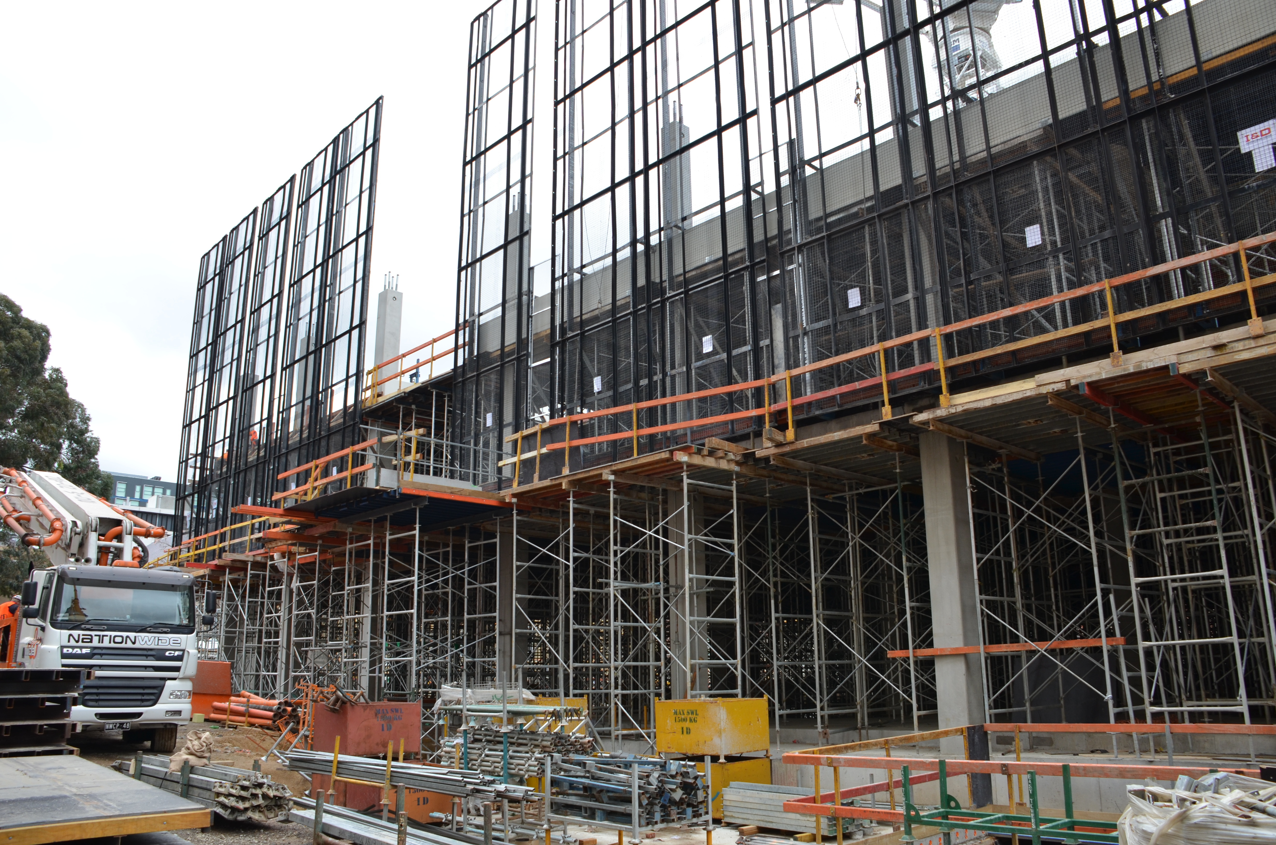 https://archive.abp.unimelb.edu.au/objects/images/Construction/Images/Concrete suspended slabs and beams/Levels 1-5 & formwork/DSC_2246.JPG