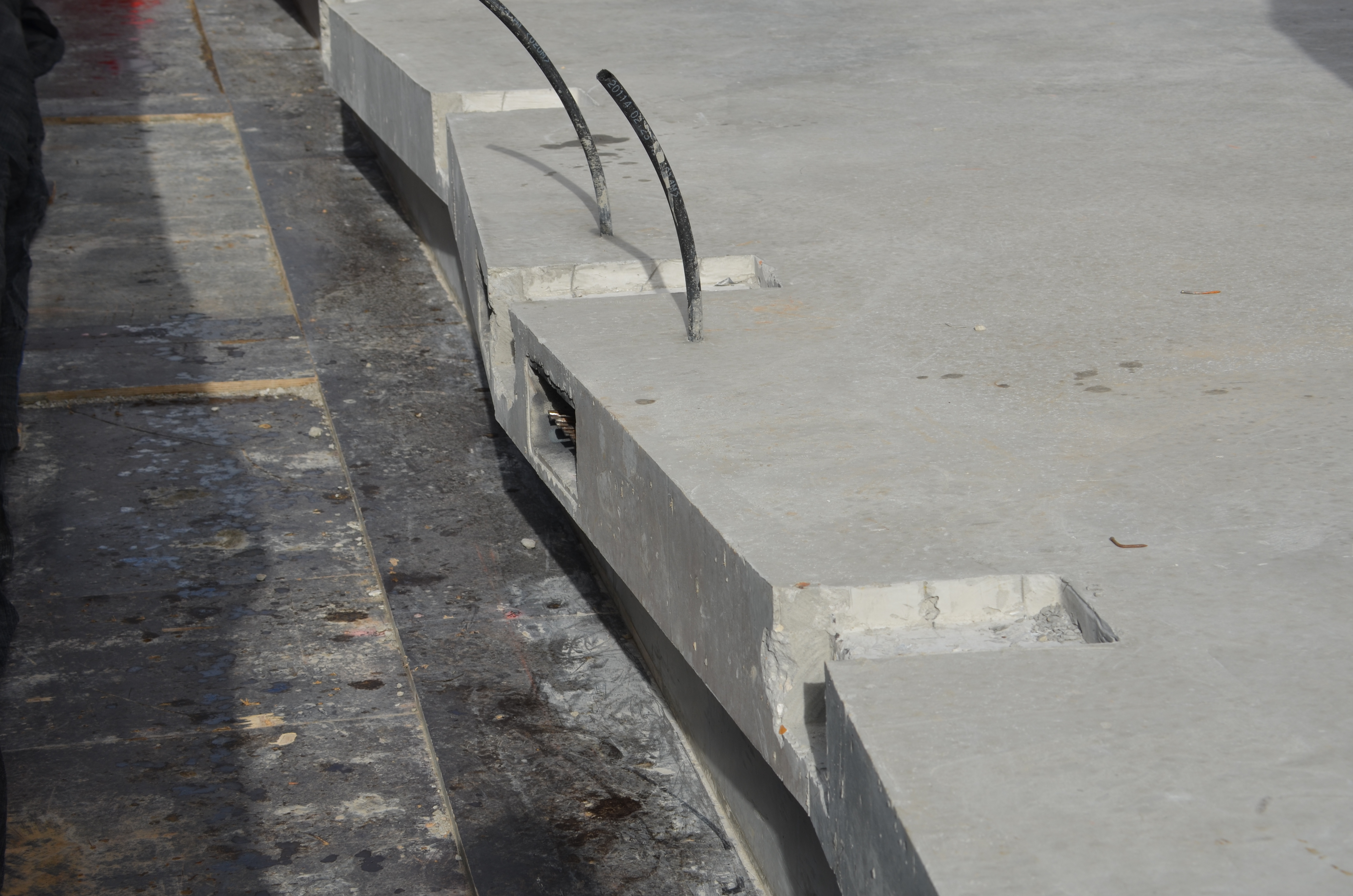 https://archive.abp.unimelb.edu.au/objects/images/Construction/Images/Concrete suspended slabs and beams/Cast in brackets/DSC_2412.JPG https://archive.abp.unimelb.edu.au/objects/images/Construction/Images/Concrete suspended slabs and beams/Cast in brackets/DSC_2412.JPG