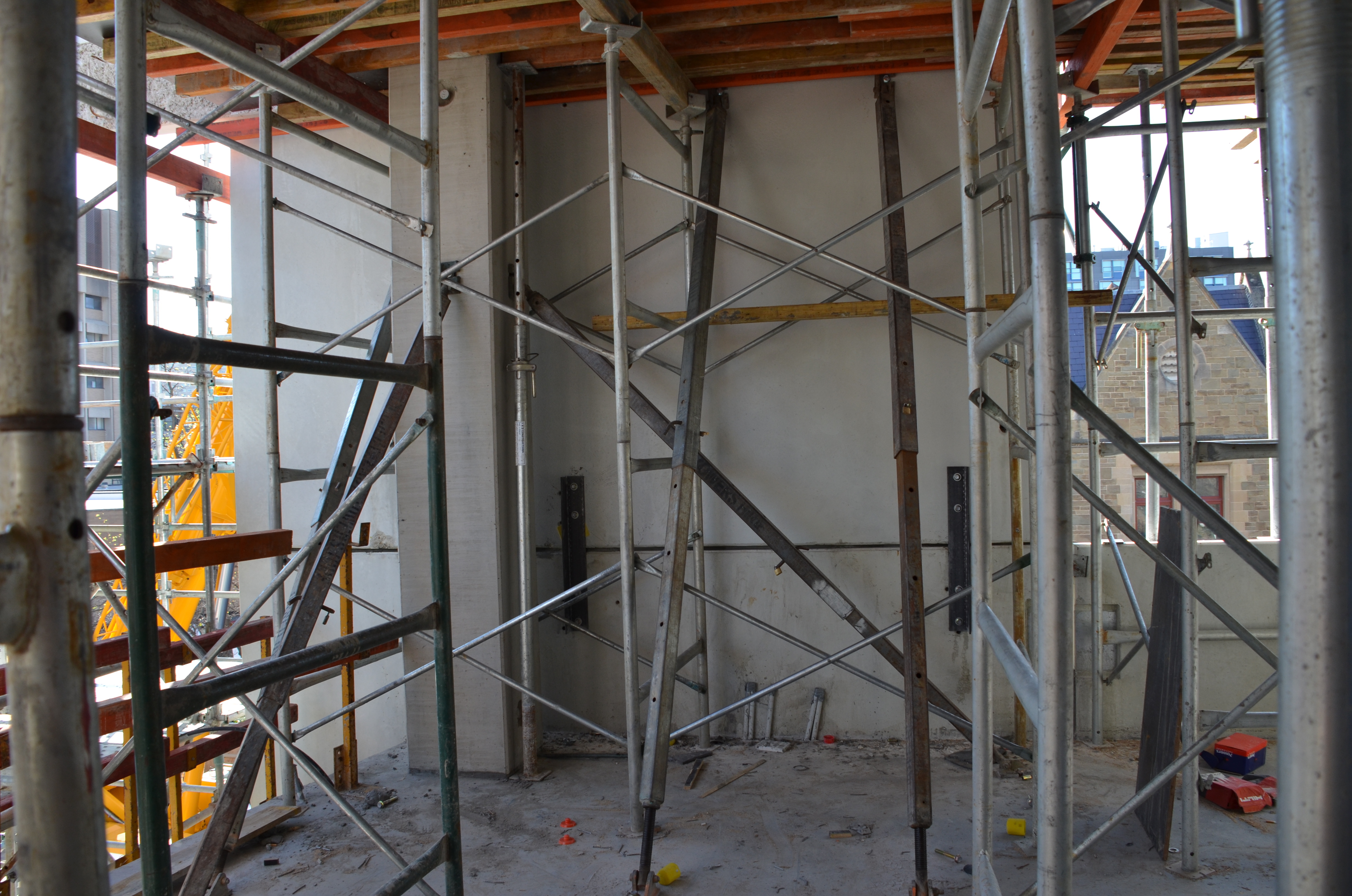 https://archive.abp.unimelb.edu.au/objects/images/Construction/Images/Facades/Precast concrete/Levels 1-5/Precast facade connections/DSC_2307.JPG https://archive.abp.unimelb.edu.au/objects/images/Construction/Images/Facades/Precast concrete/Levels 1-5/Precast facade connections/DSC_2307.JPG